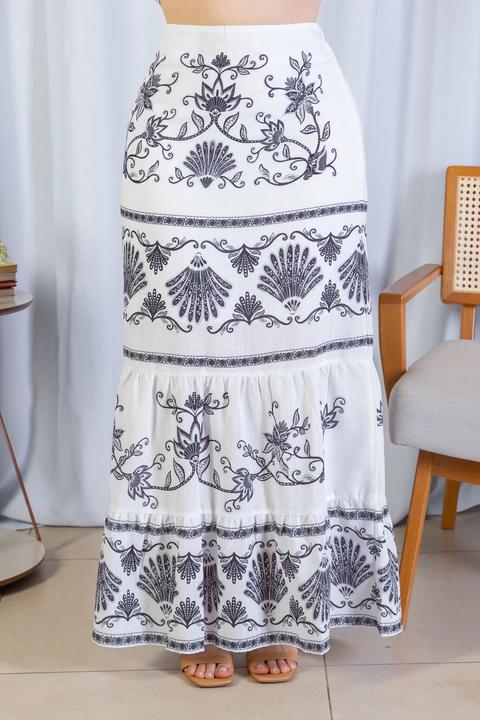 Saia Longa Camadas Crepe Soft Marina Ruy Estampada Preta