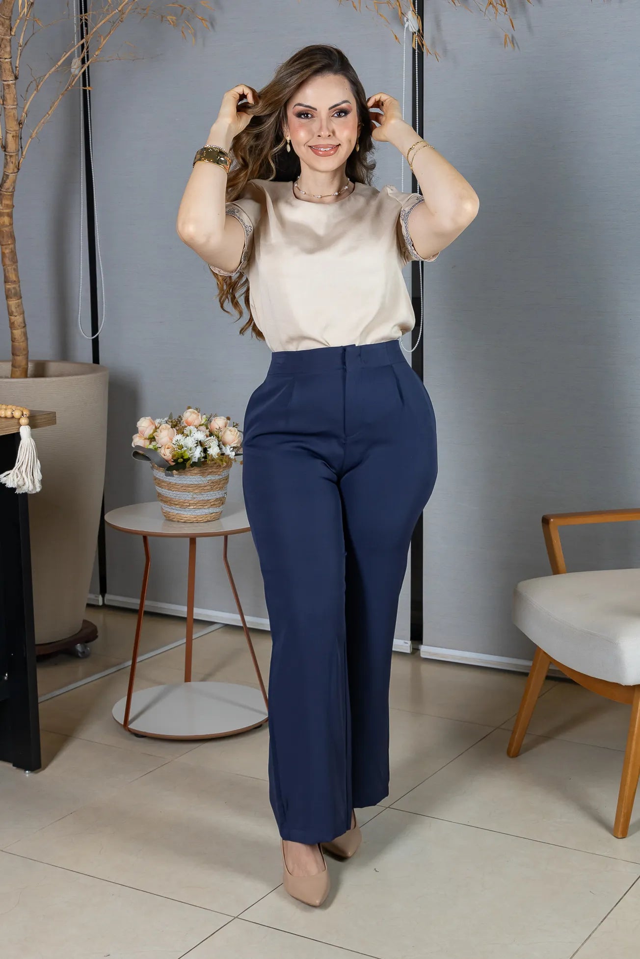 Blusa Manga Curta em Visco Mix com Detalhes Bordados Graziela Bege