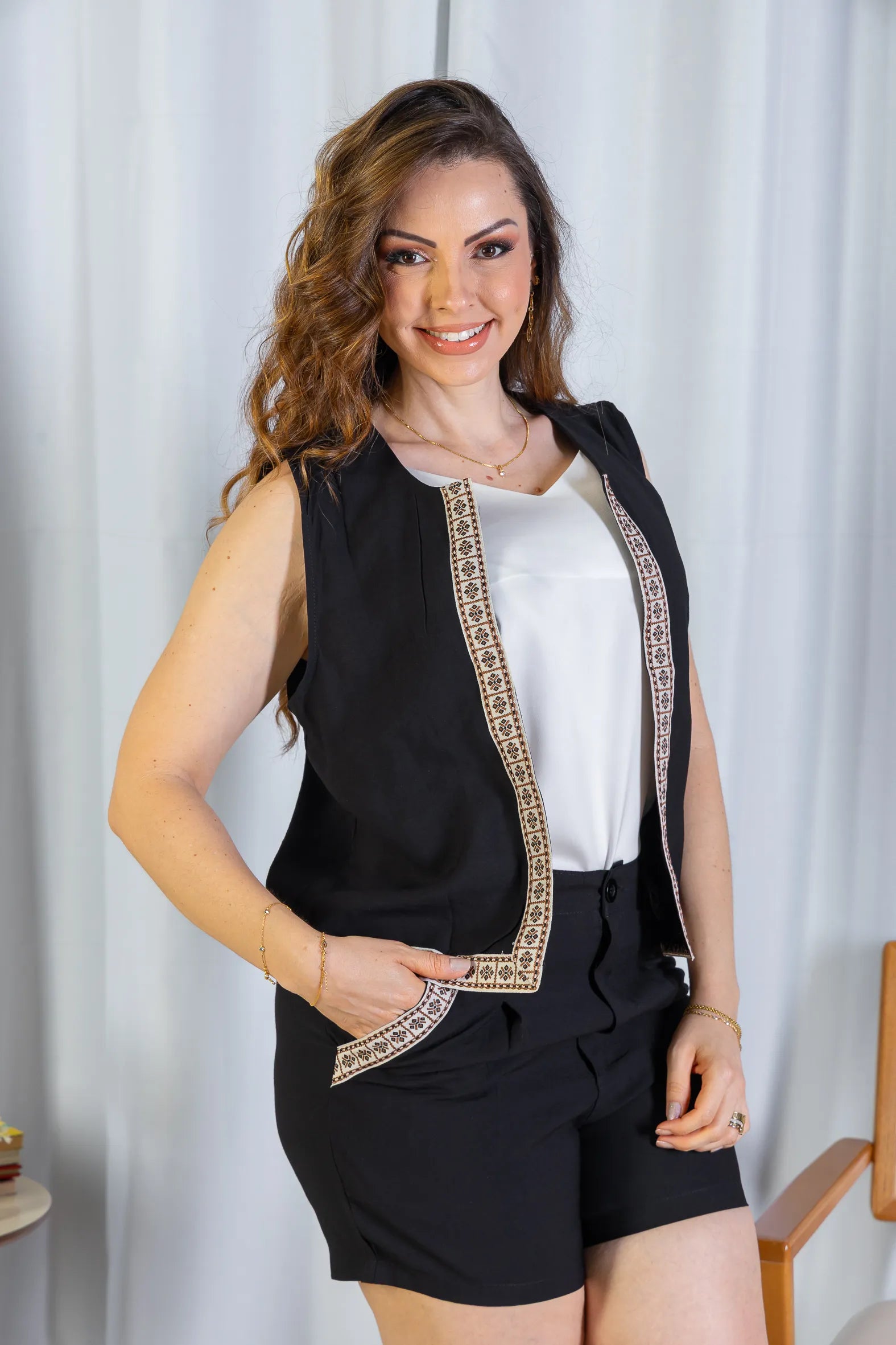 Colete Regata Detalhe Barra Cotton Maju Coutinho Preto