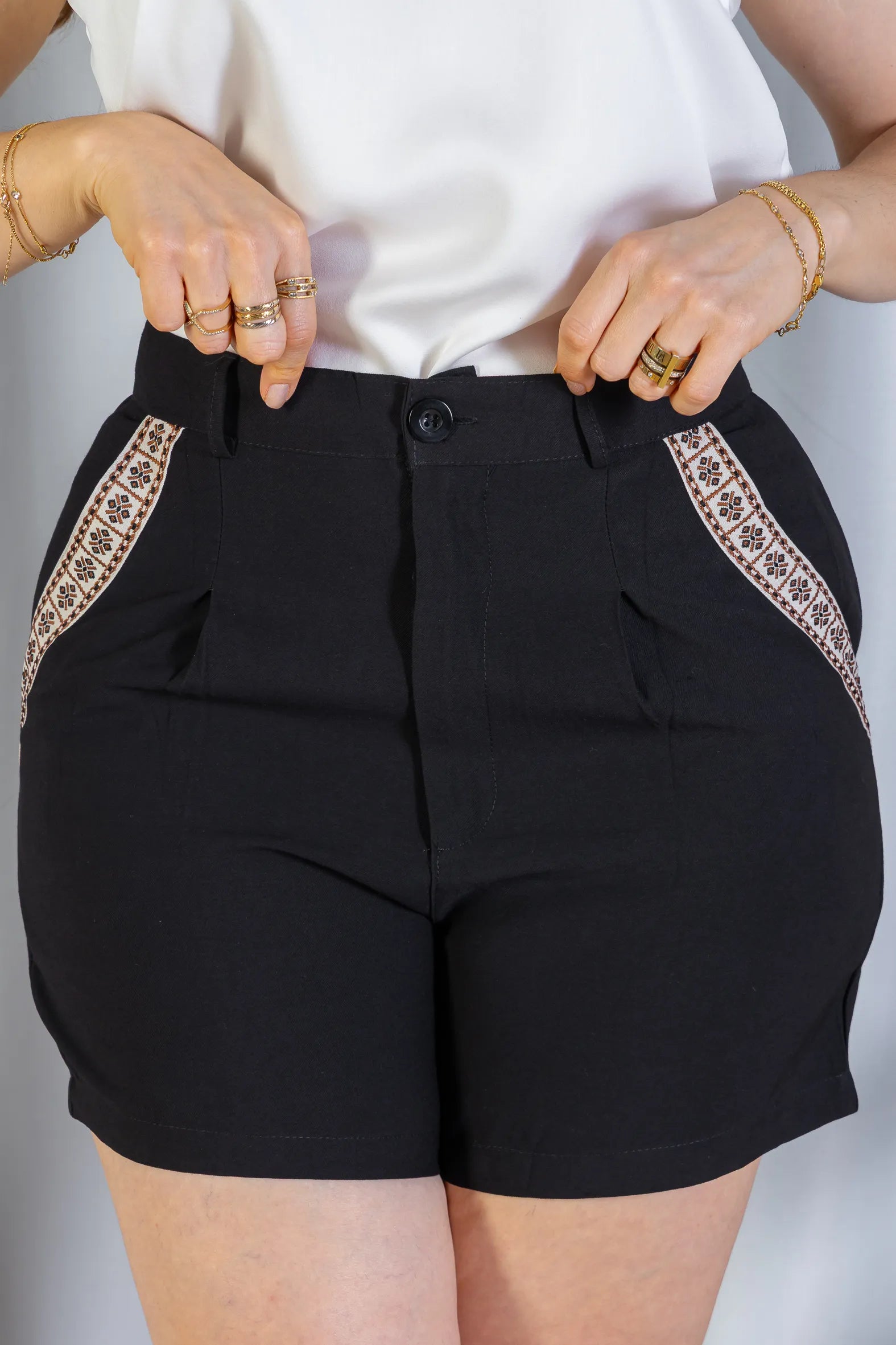 Shorts Detalhe Bolsos Cotton Maju Coutinho Preto