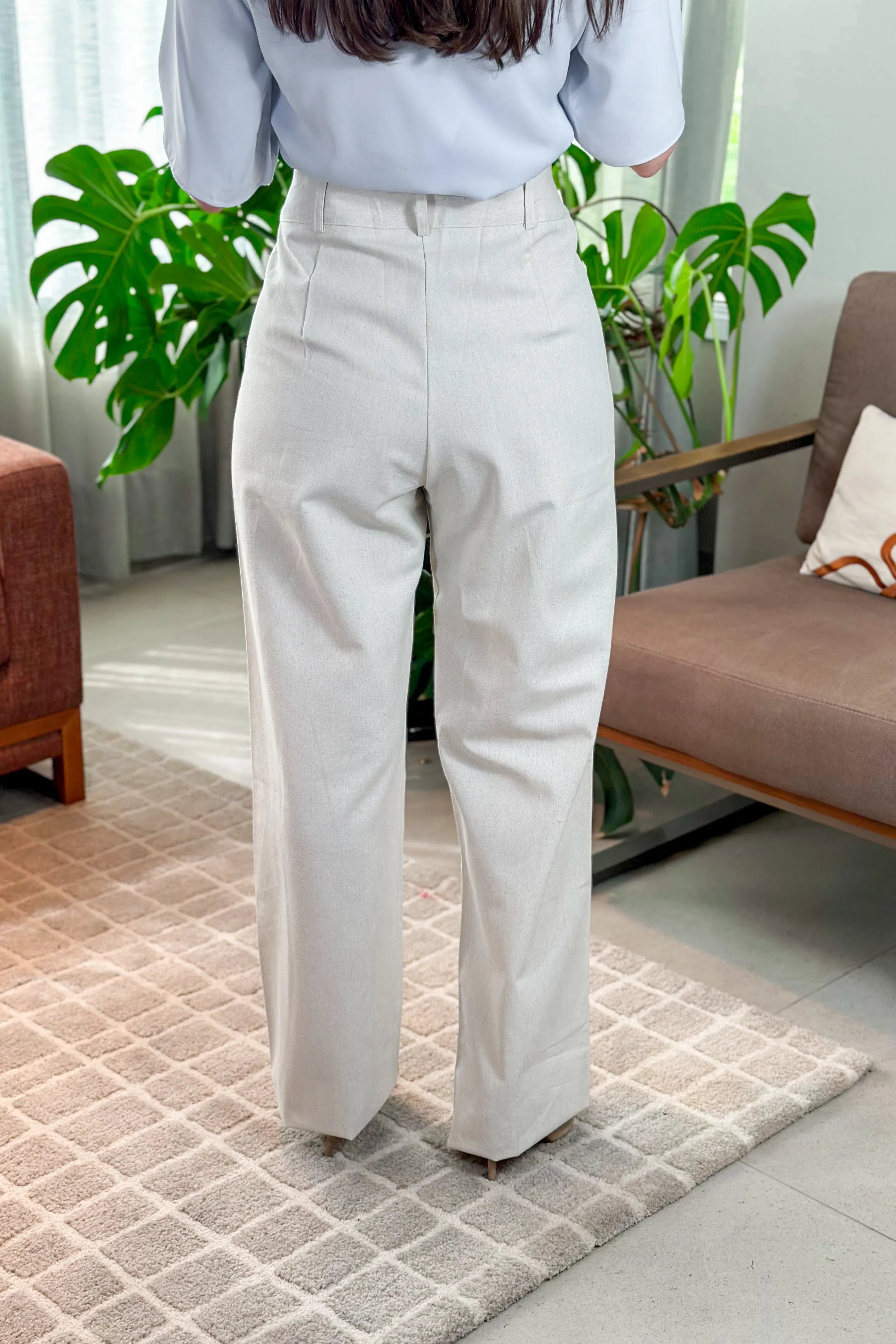 Calça Corte Reto Em Linho Soft Noemi Creme