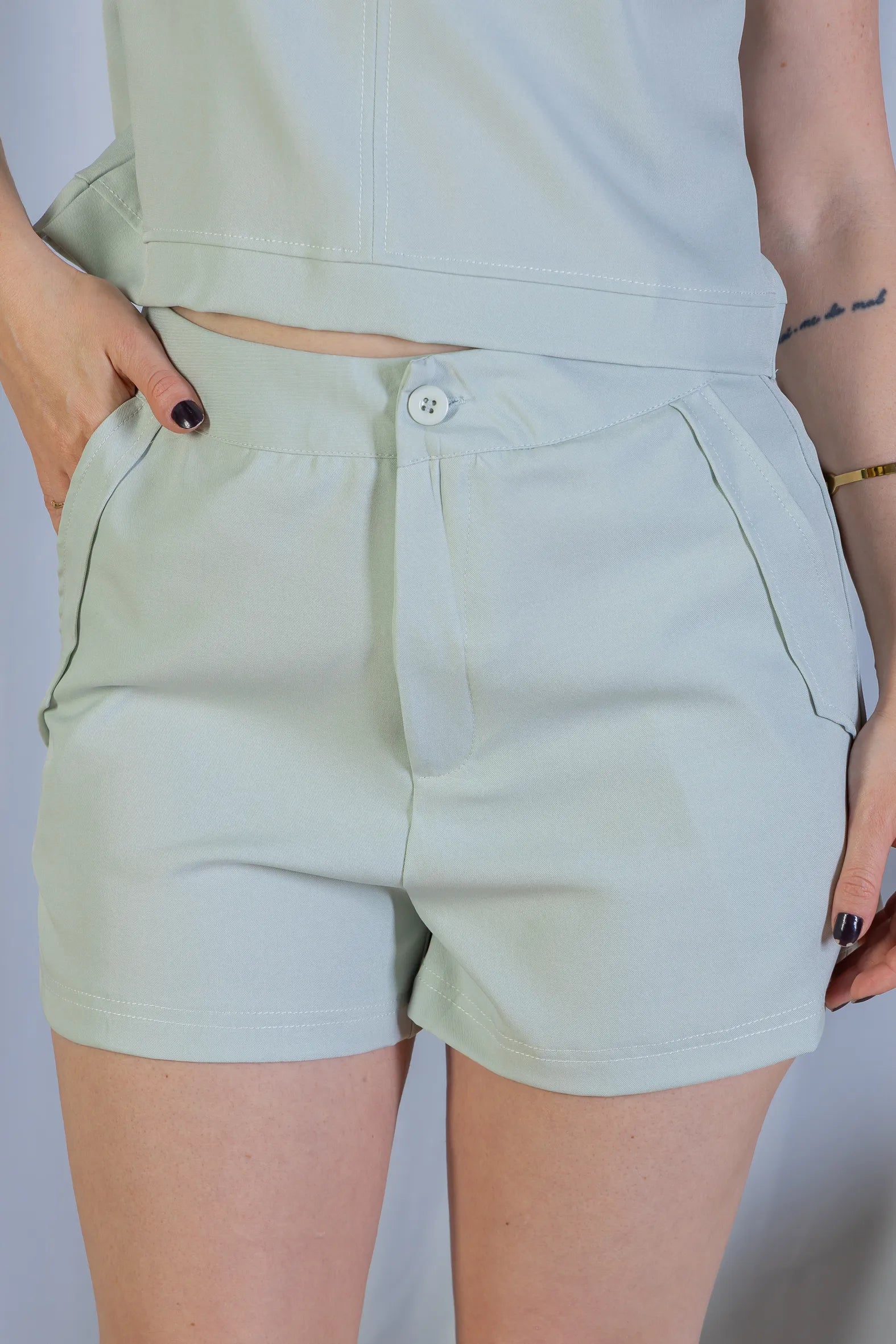 Shorts Detalhe Bolso Faca Urban Fit Sabrina Sato Azul