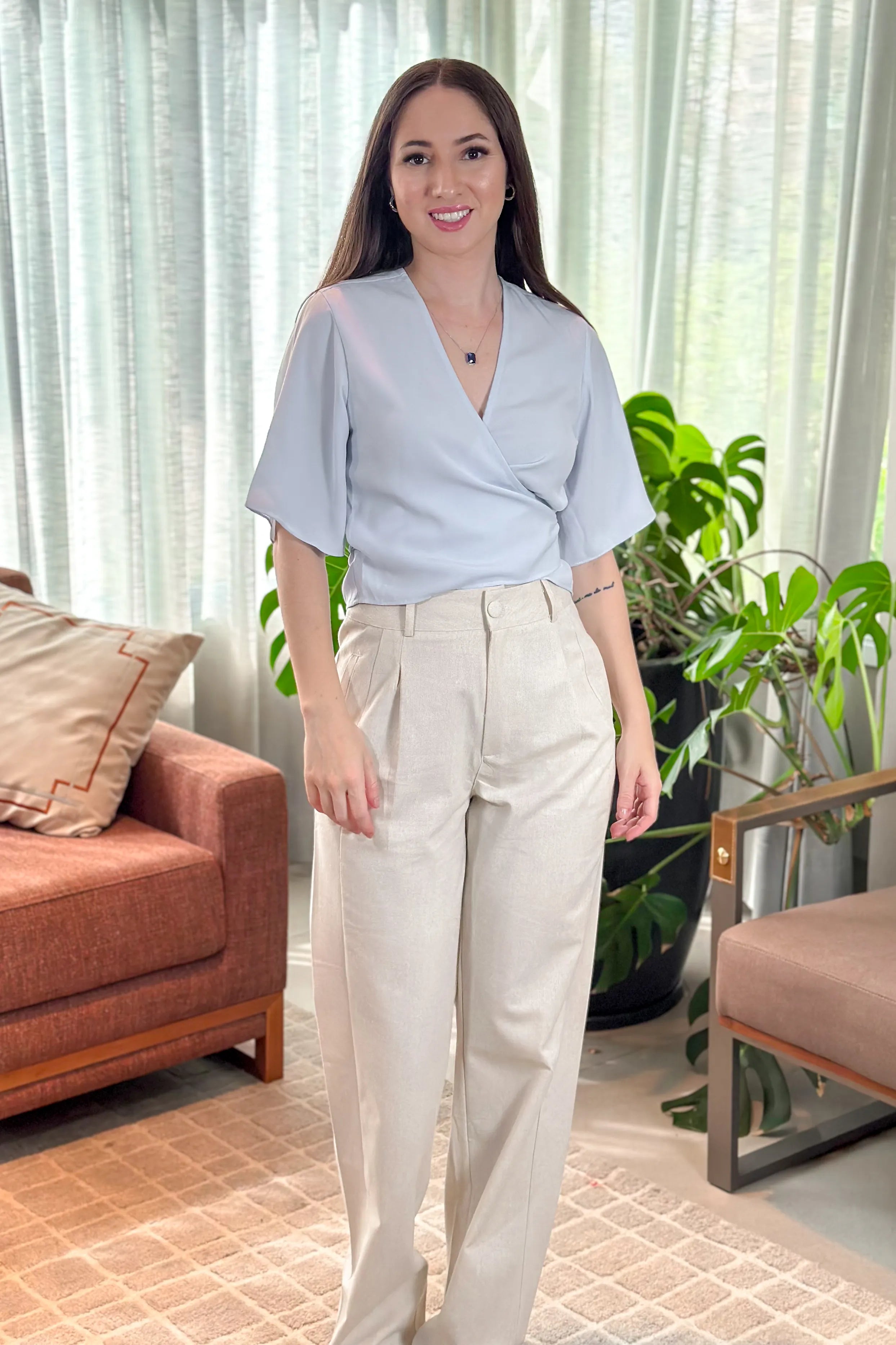 Blusa Manga Curta Decote "V" Transpassado Raquel Azul Claro