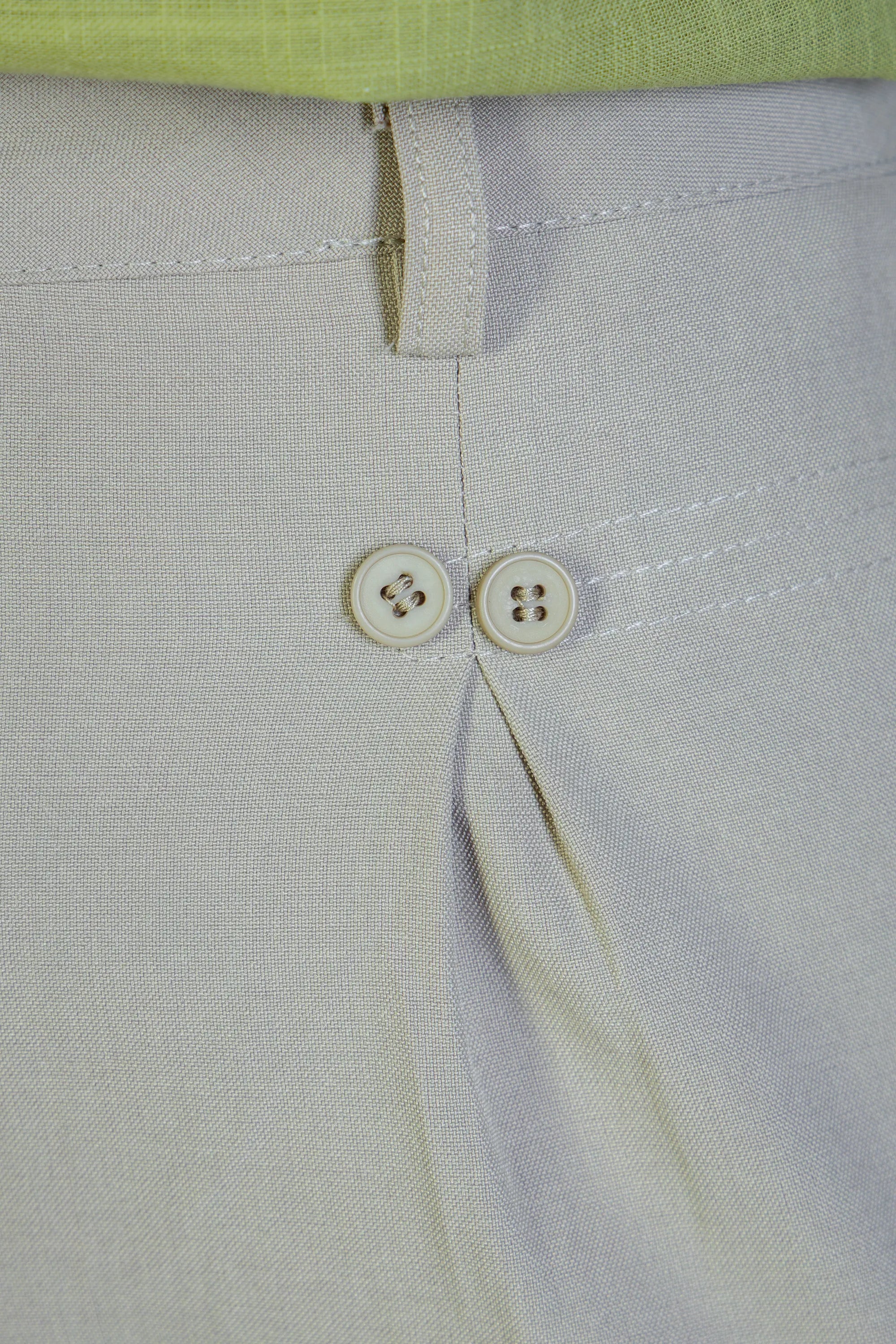 Calça Pantalona Detalhe Botões Crepe Alfaiataria Larissa Verde