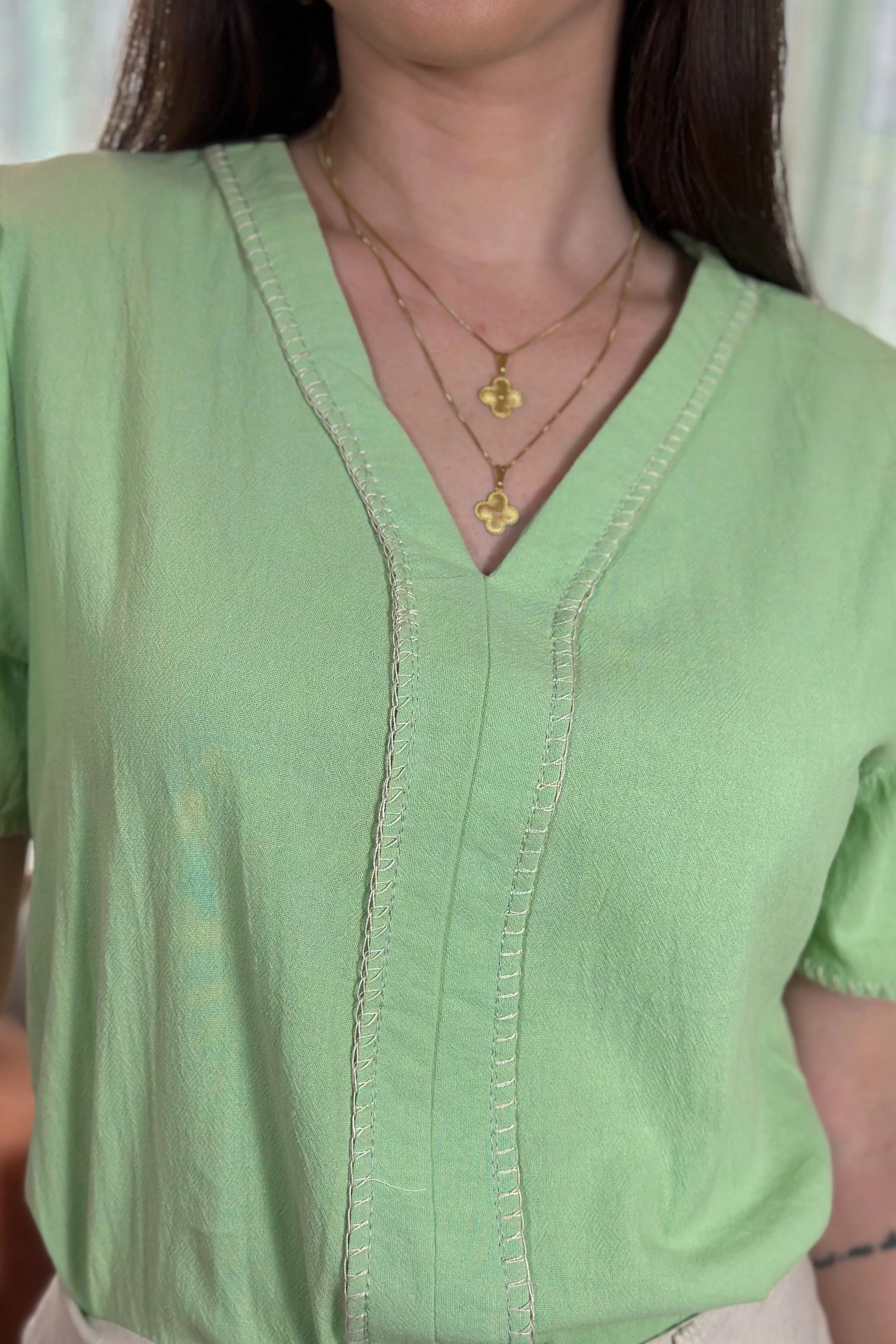 Blusa Manga Curta Cotton Premium Decote "V" Fabiana Verde