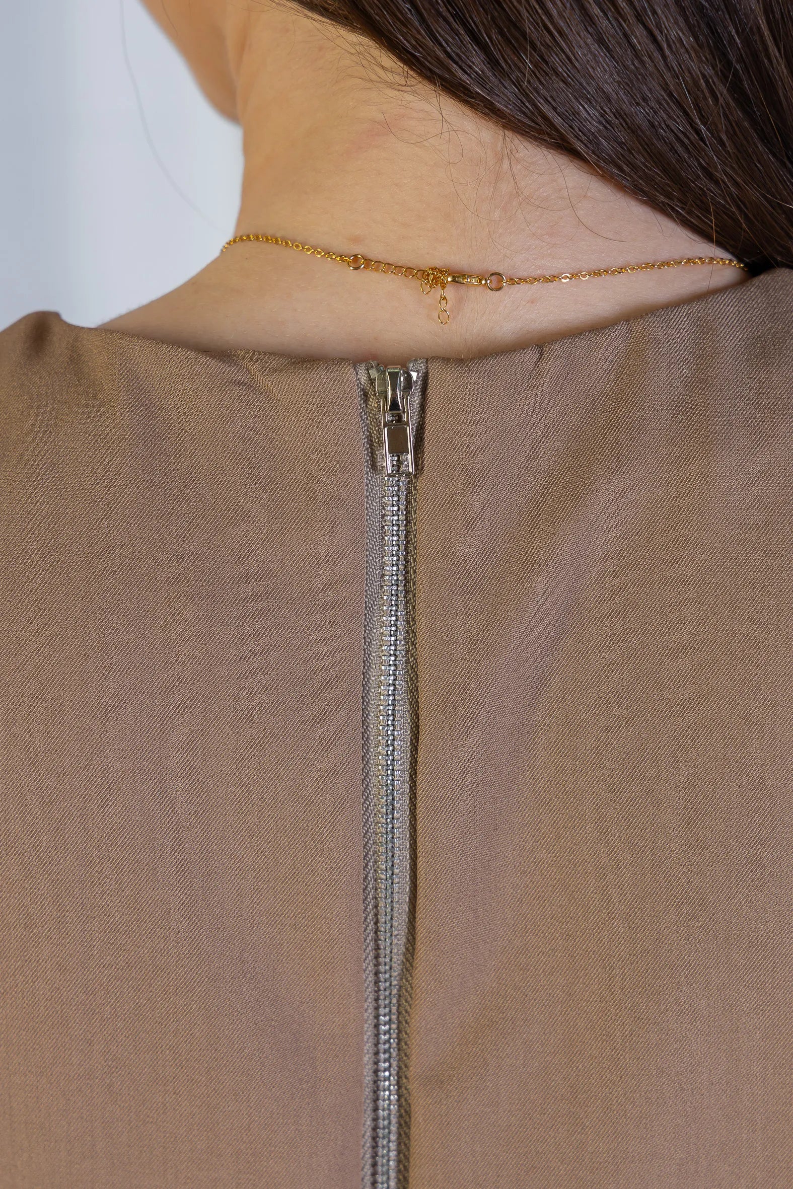 Blusa Manga Curta Detalhe Zíper Urban Fit Sabrina Sato Marrom