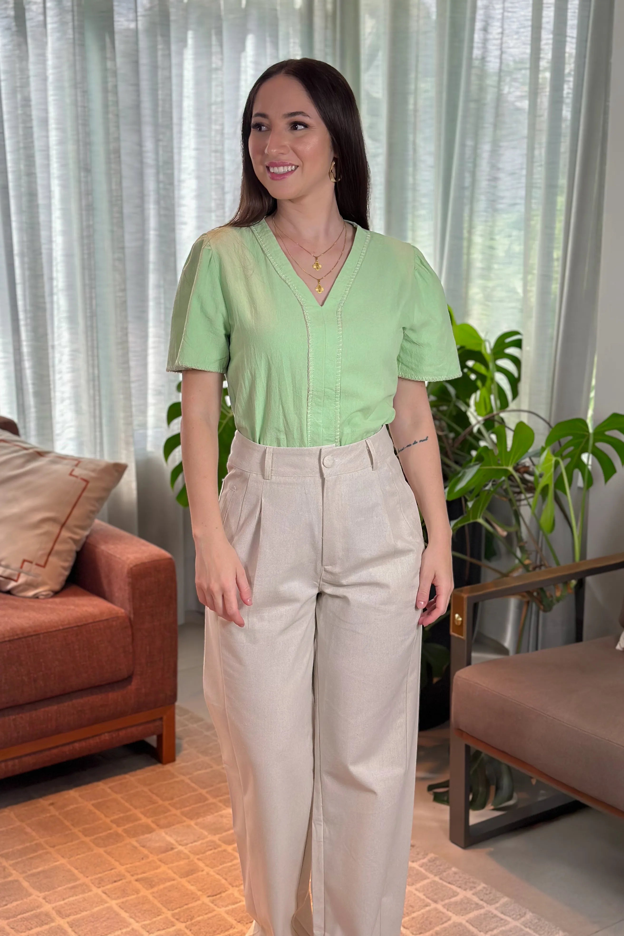 Blusa Manga Curta Cotton Premium Decote "V" Fabiana Verde