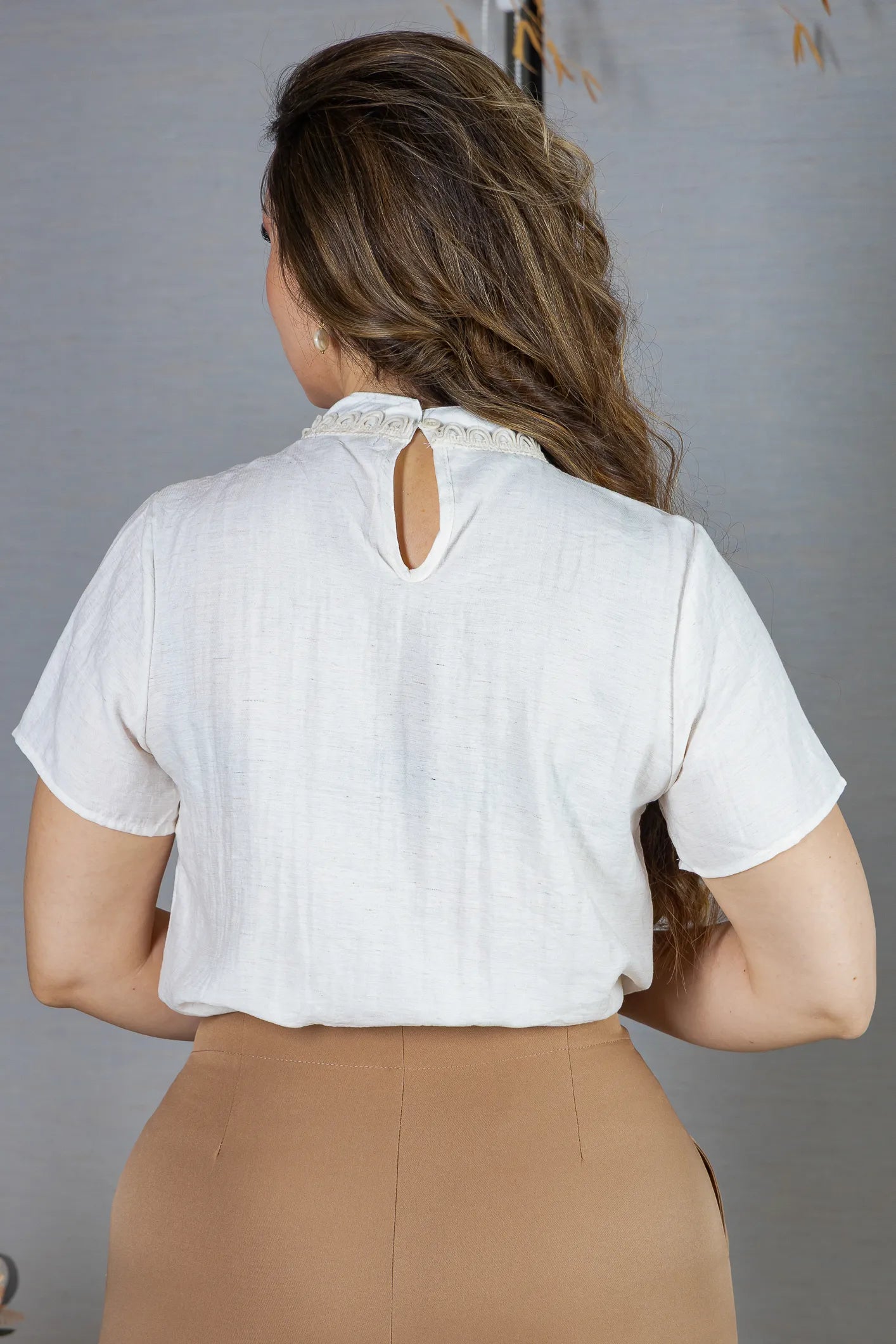Blusa Manga Curta Visco Eco Blend com Gola Bordada Dandara Off White