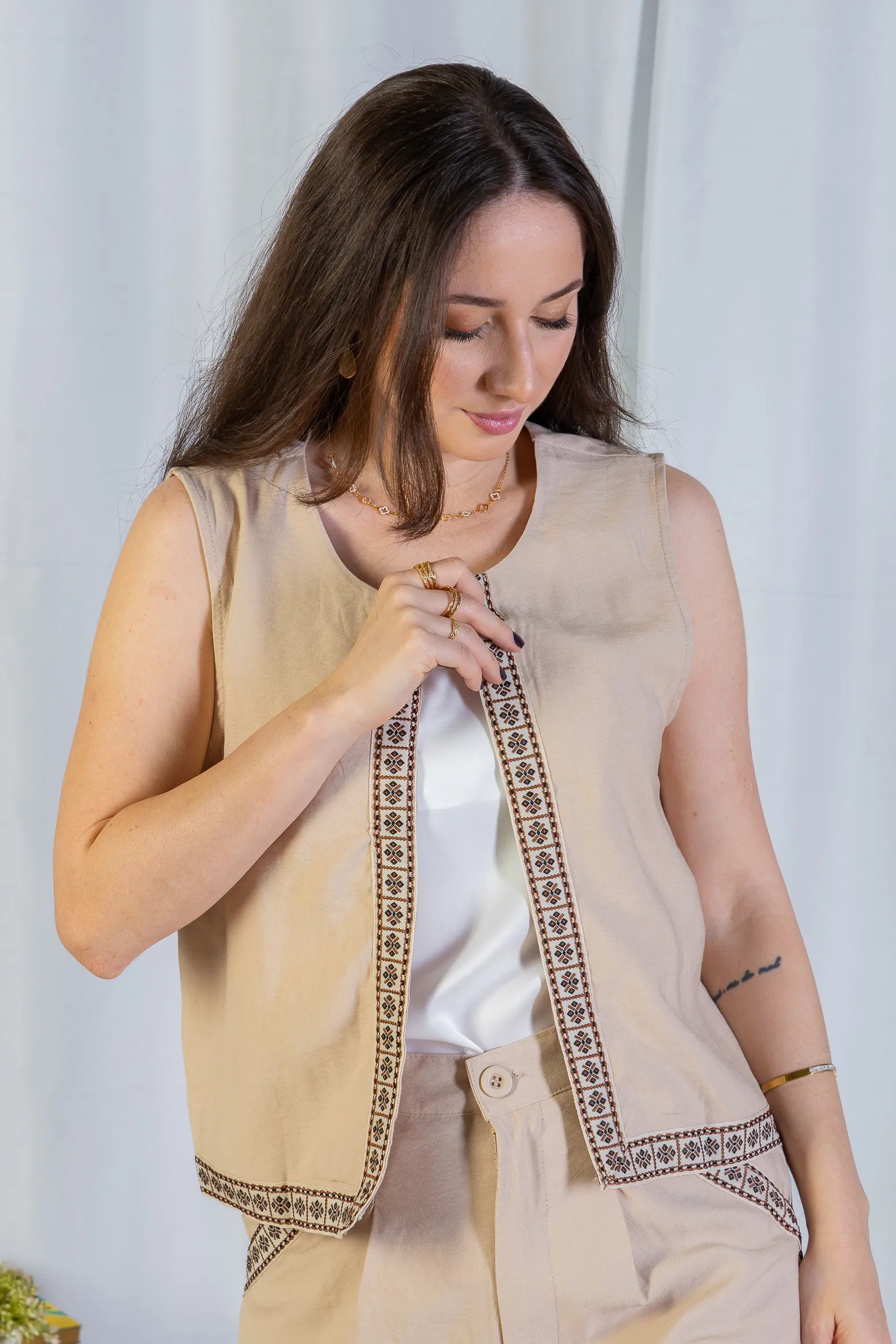 Colete Regata Detalhe Barra Cotton Maju Coutinho Bege