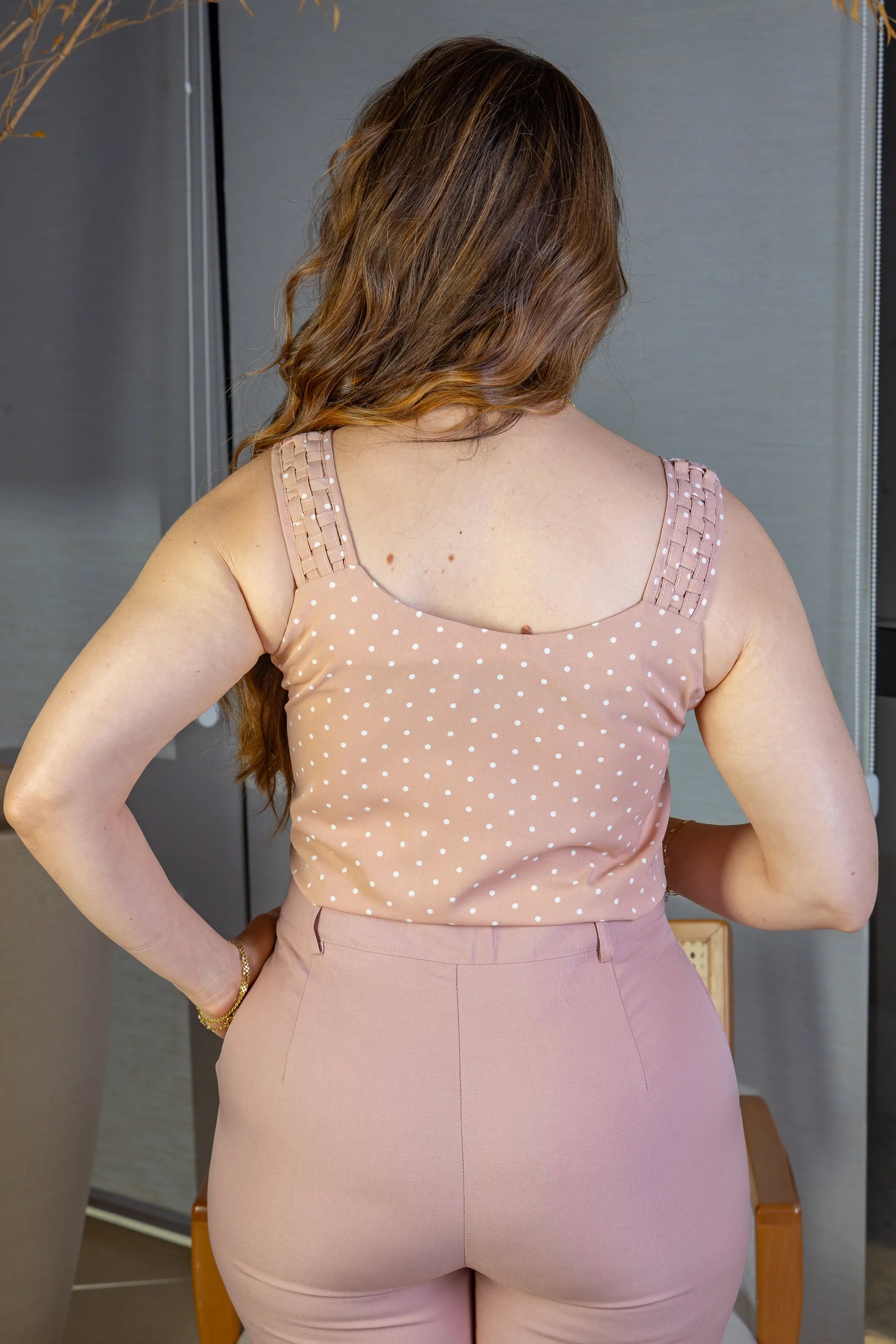 Blusa Regata Detalhe Alça Estampada Poá Crepe Classic Isabel Rose