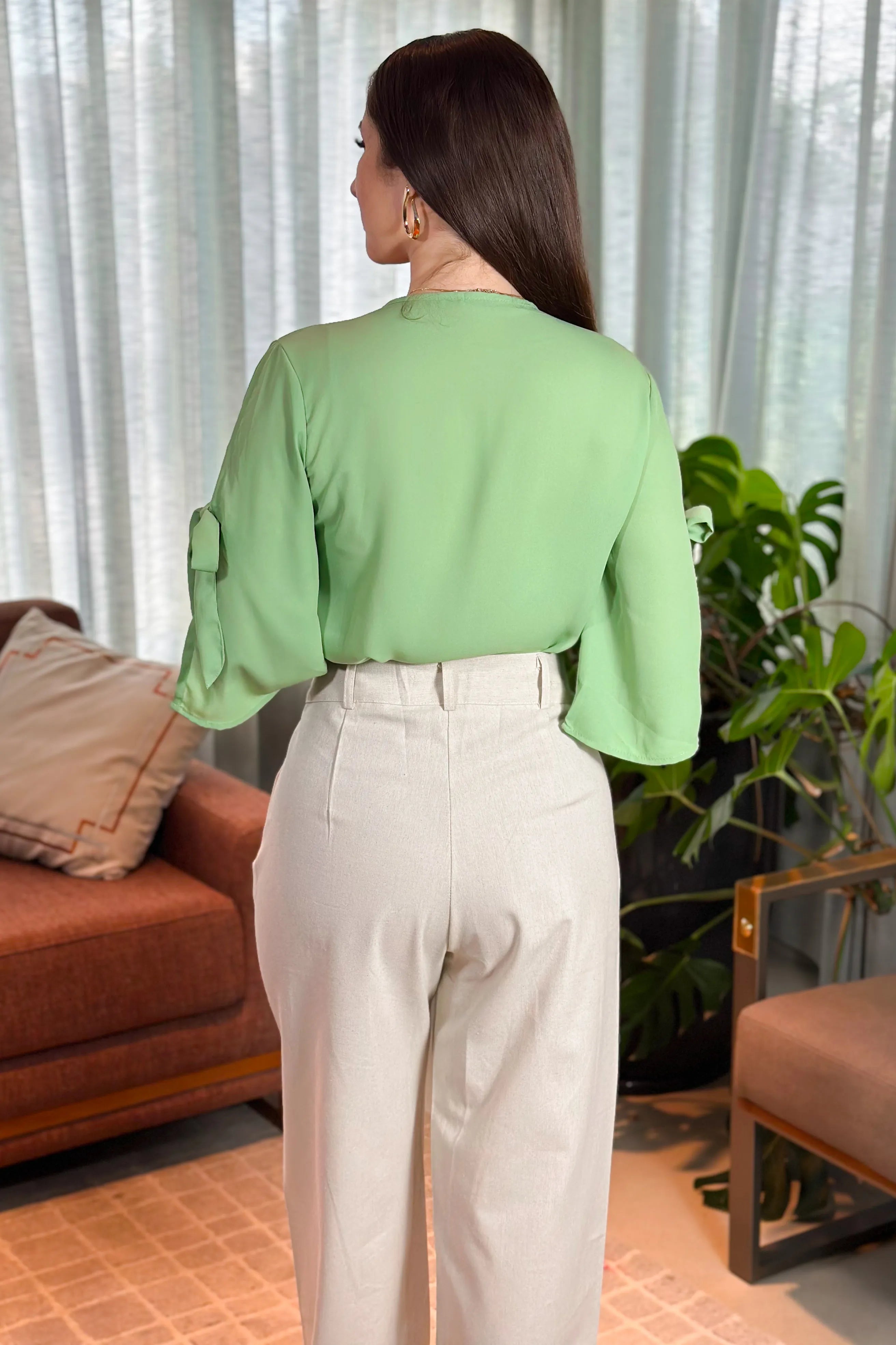 Blusa Manga 3/4 Crepe Touch Detalhe Amarração Carmen Verde
