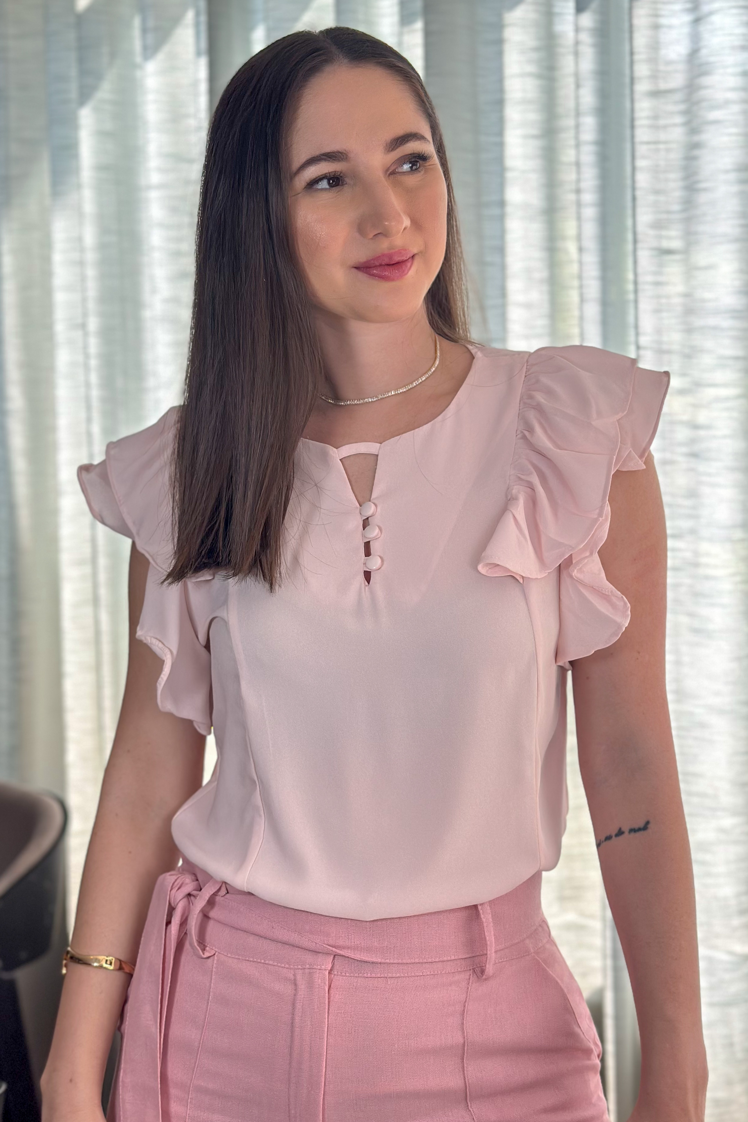 Blusa Decote "V" Babados Manga Ariane Rosa