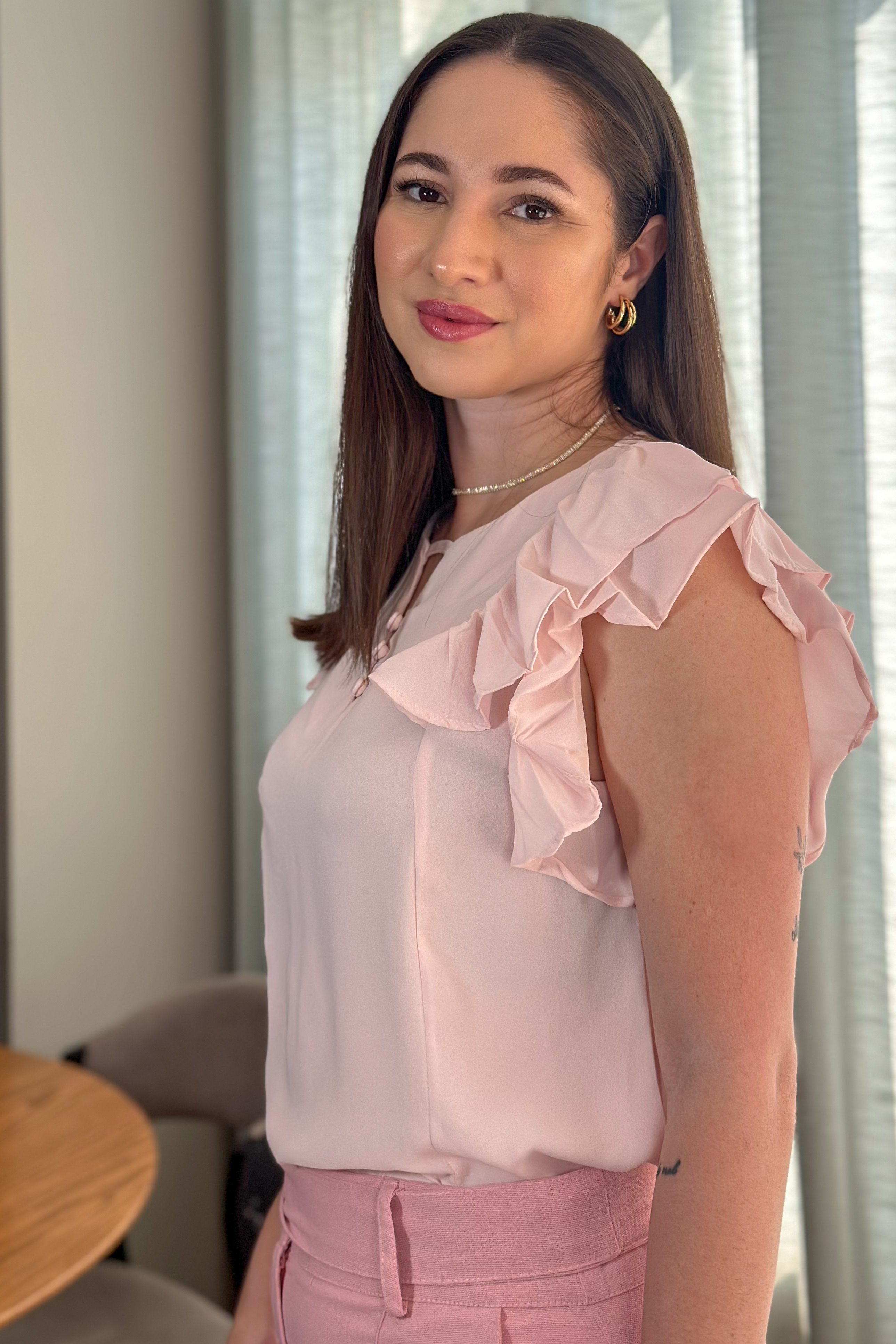 Blusa Decote "V" Babados Manga Ariane Rosa