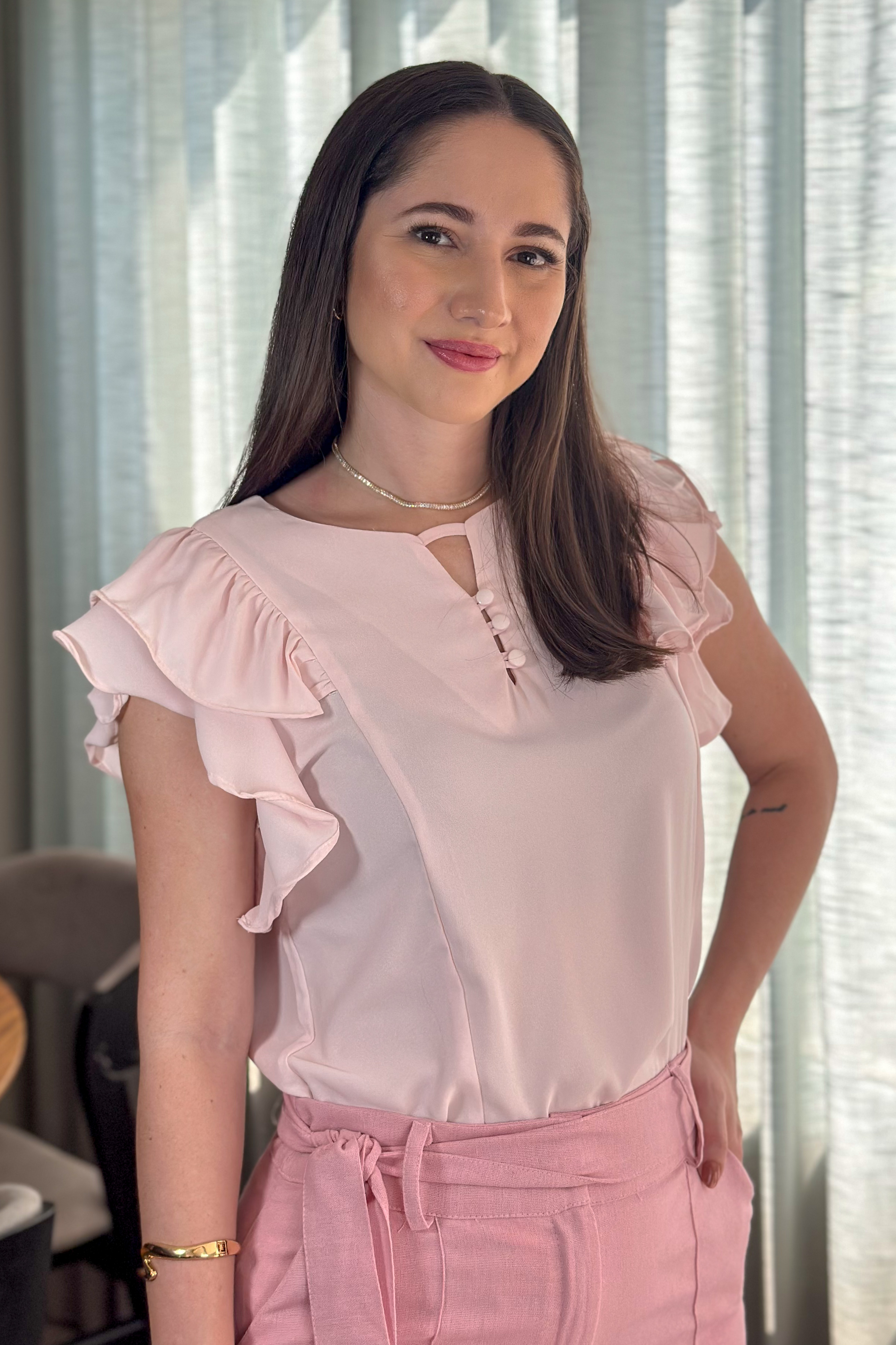 Blusa Decote "V" Babados Manga Ariane Rosa