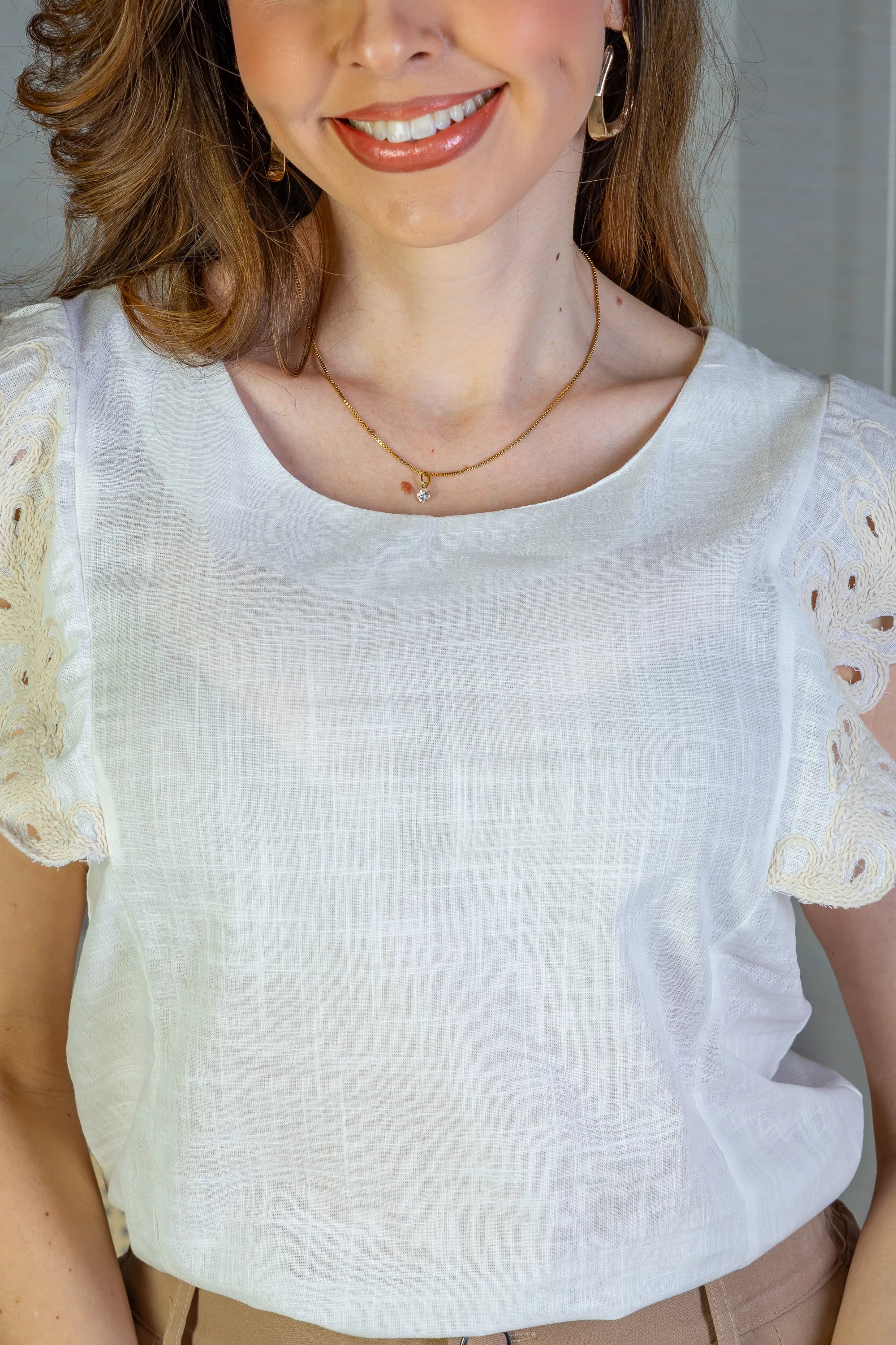 Blusa Regata Detalhe Bordado Em Visco Comfort Juliane Branca