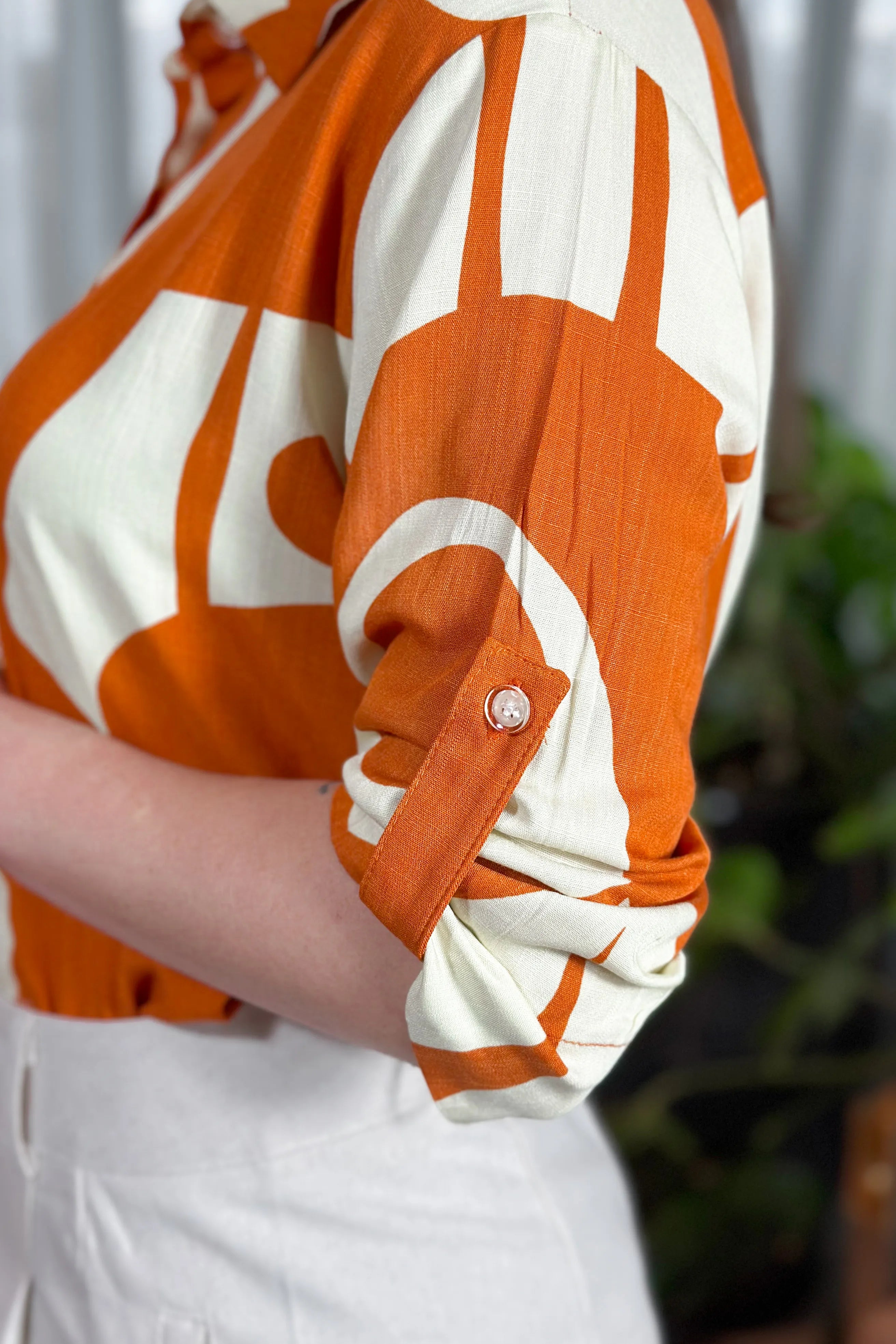 Blusa Manga 3/4 Viscose Detalhe Botões Jordana Estampada Laranja