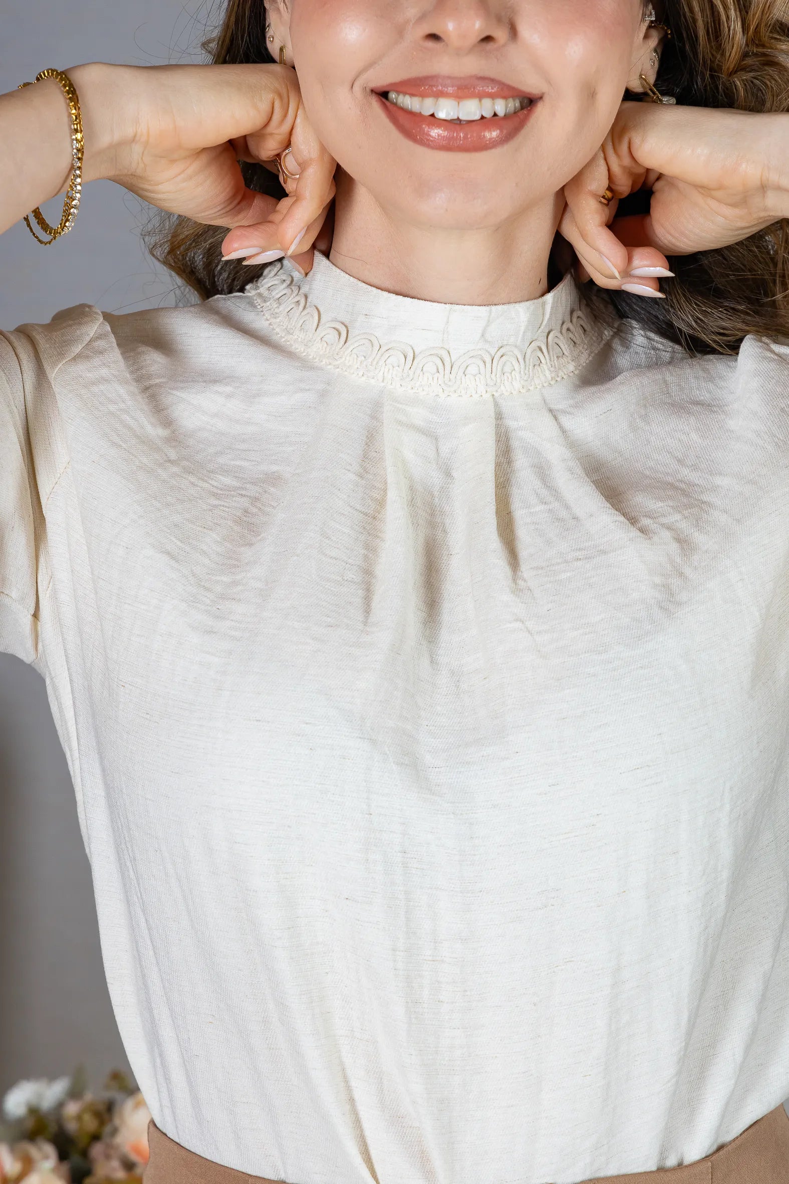 Blusa Manga Curta Visco Eco Blend com Gola Bordada Dandara Creme