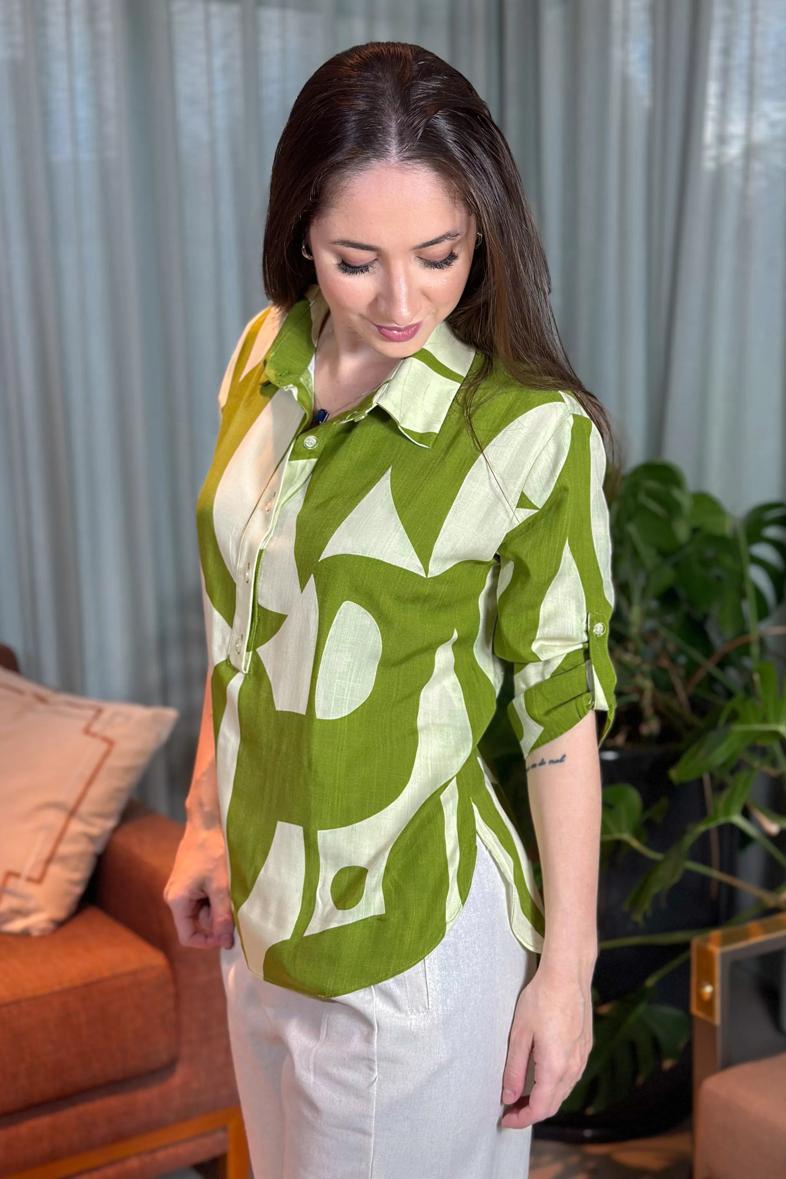 Blusa Manga 3/4 Viscose Detalhe Botões Jordana Estampada Verde