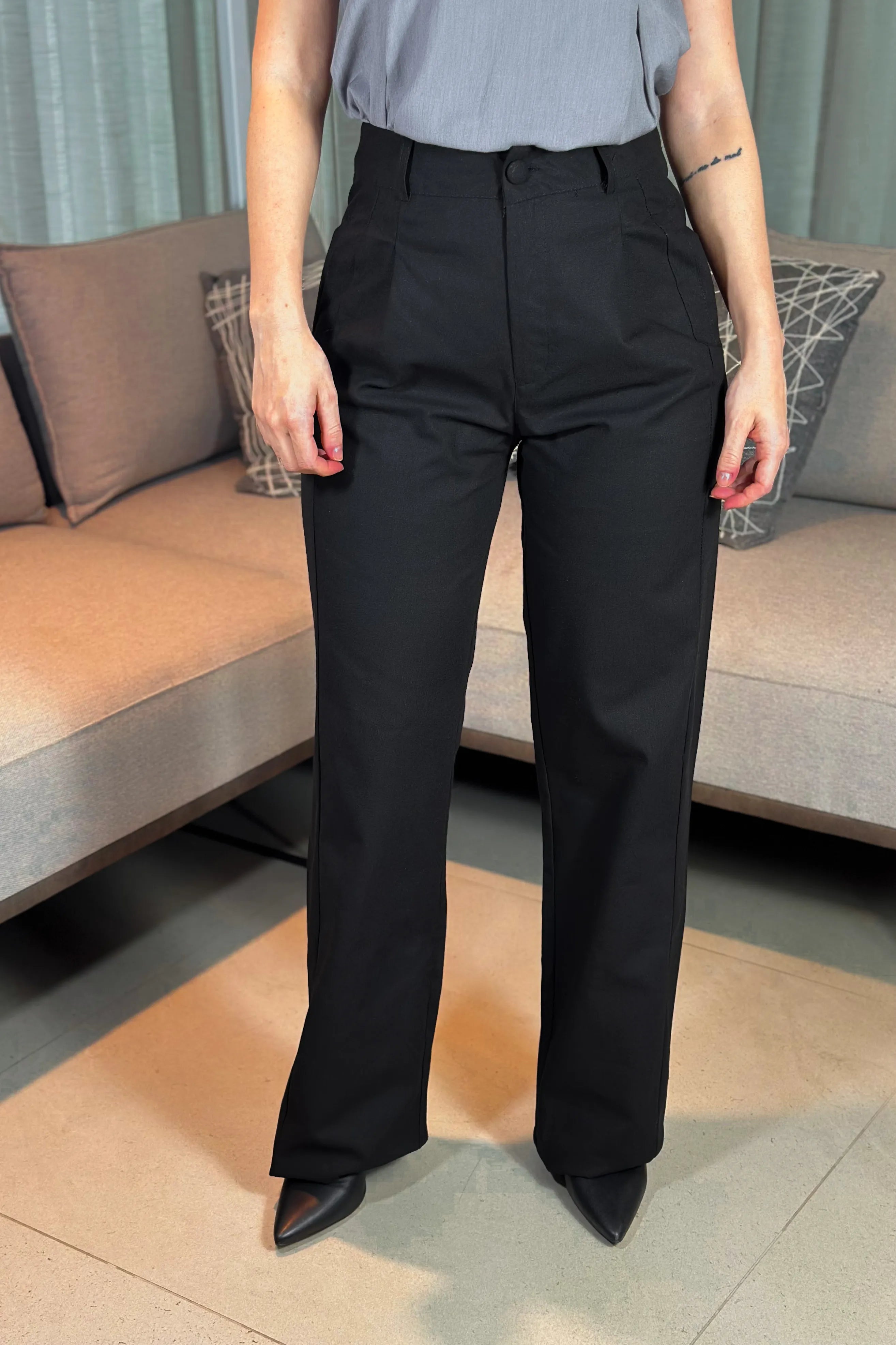 Calça Corte Reto Em Linho Soft Noemi Preta