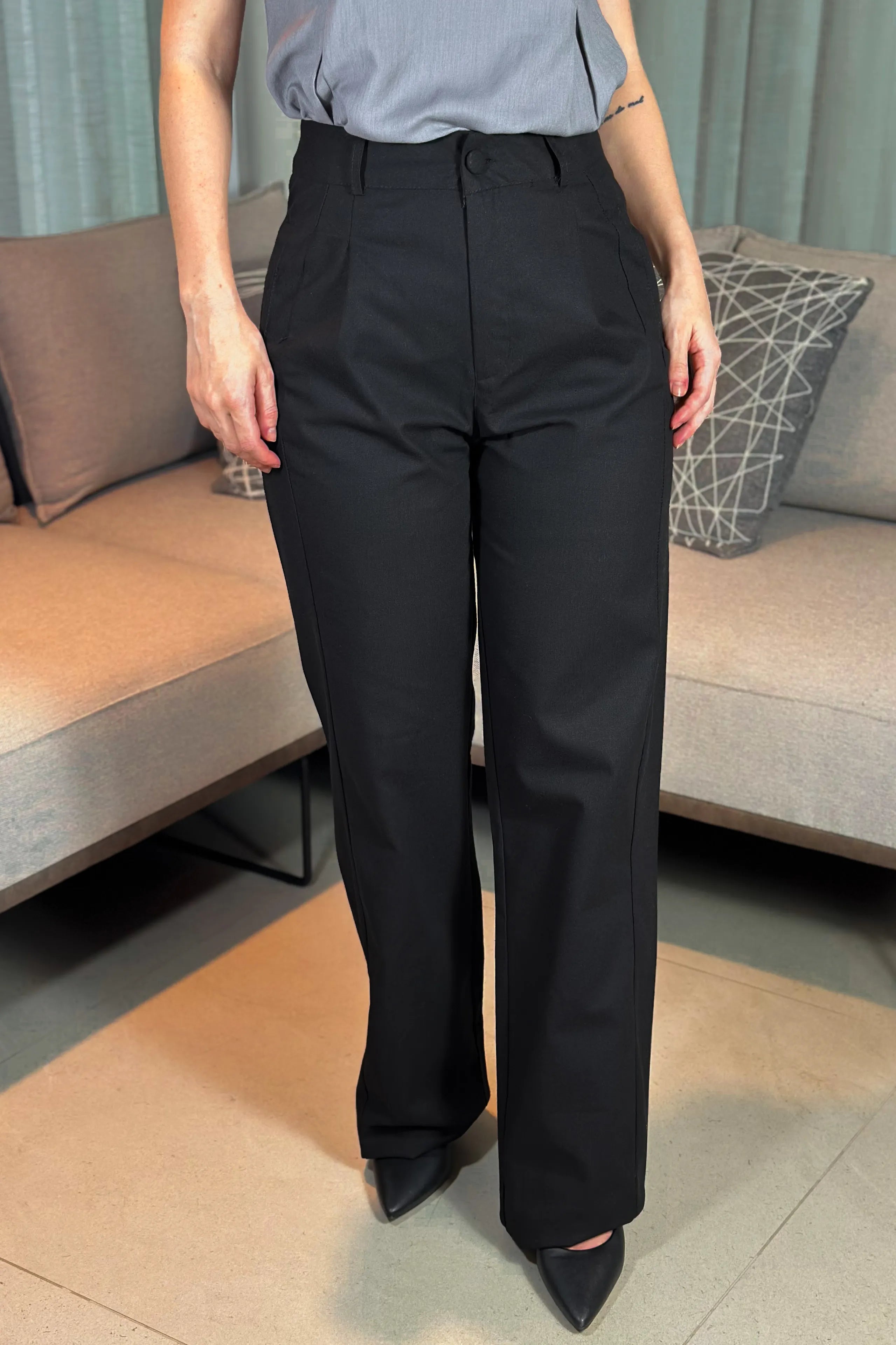 Calça Corte Reto Em Linho Soft Noemi Preta