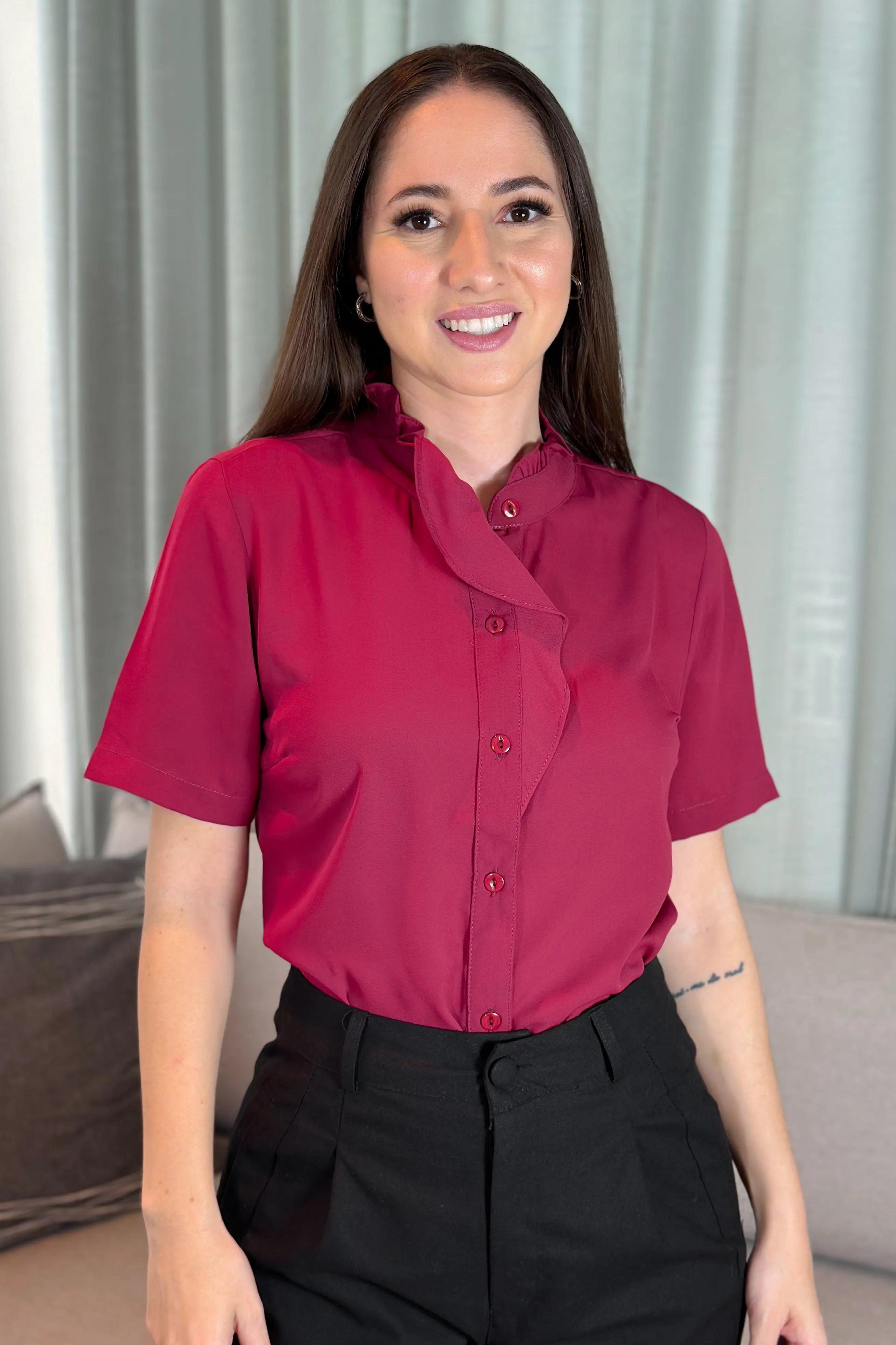 Camisa Manga Curta New Crepe Detalhe Babados Daniela Fúcsia