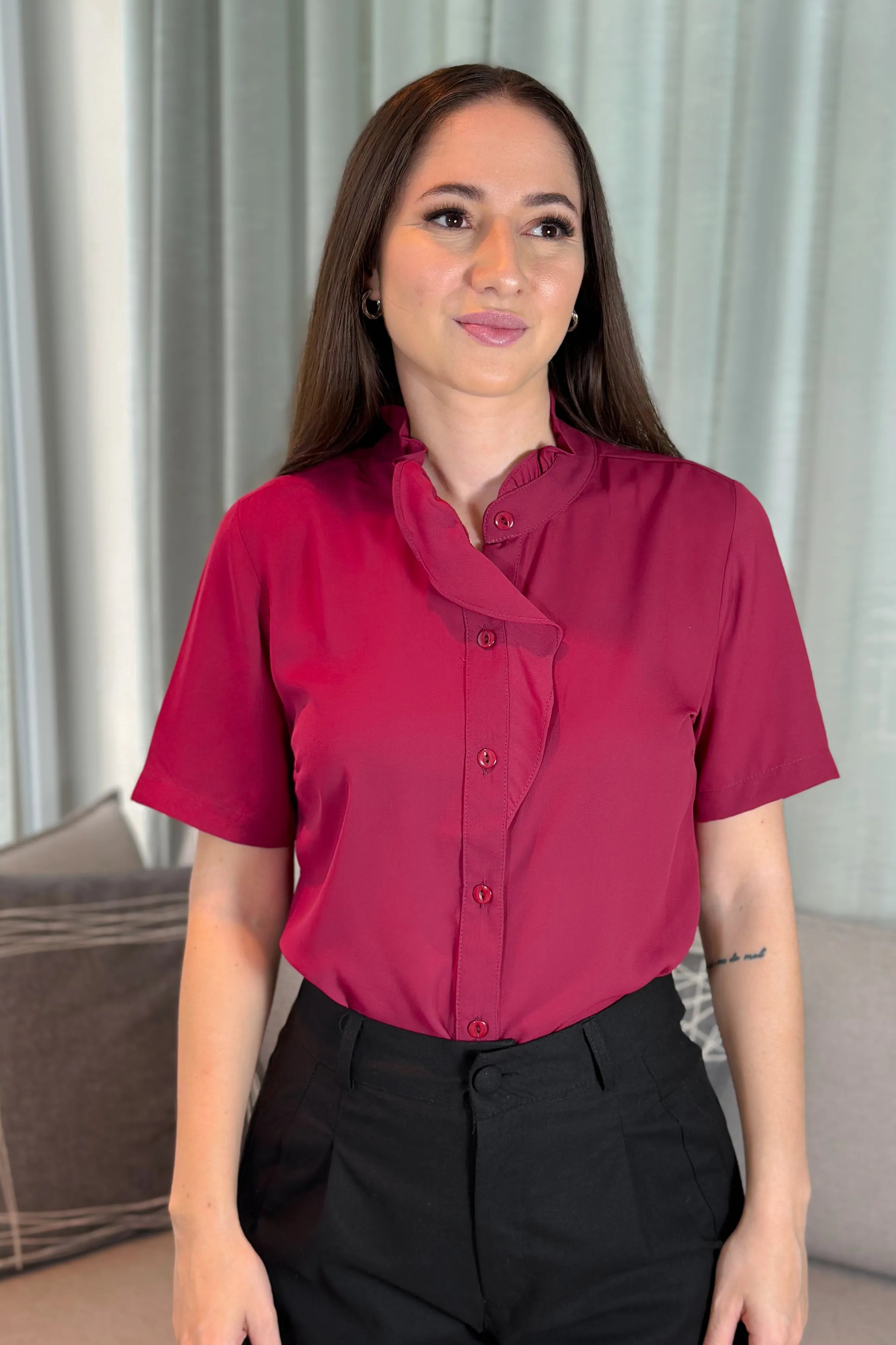 Camisa Manga Curta New Crepe Detalhe Babados Daniela Fúcsia