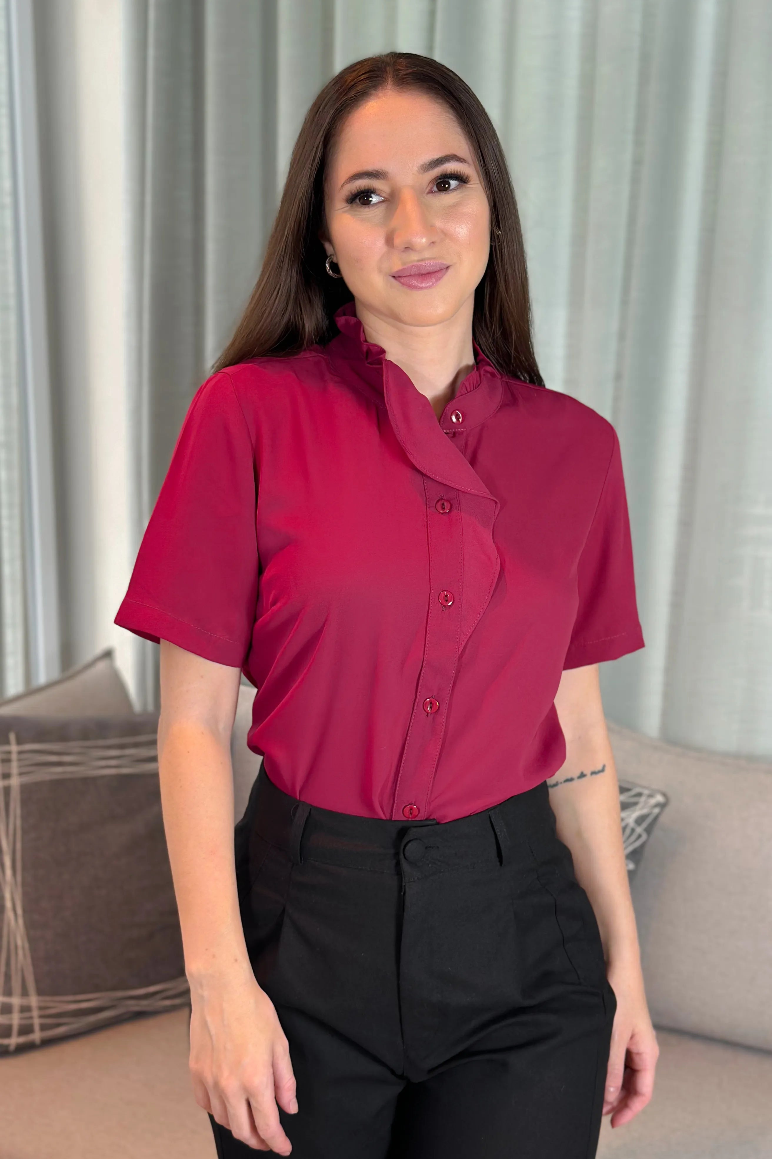 Camisa Manga Curta New Crepe Detalhe Babados Daniela Fúcsia