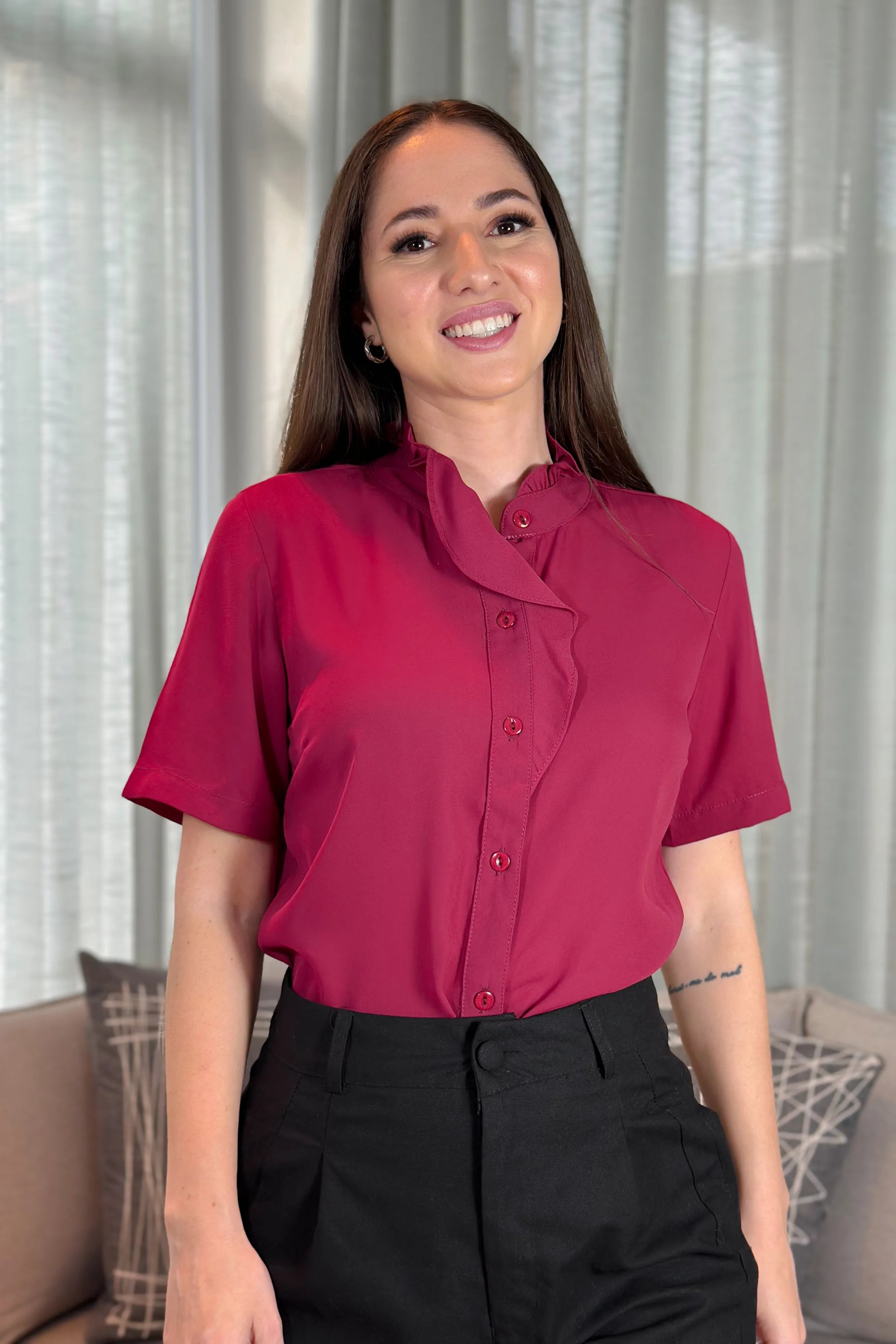 Camisa Manga Curta New Crepe Detalhe Babados Daniela Fúcsia