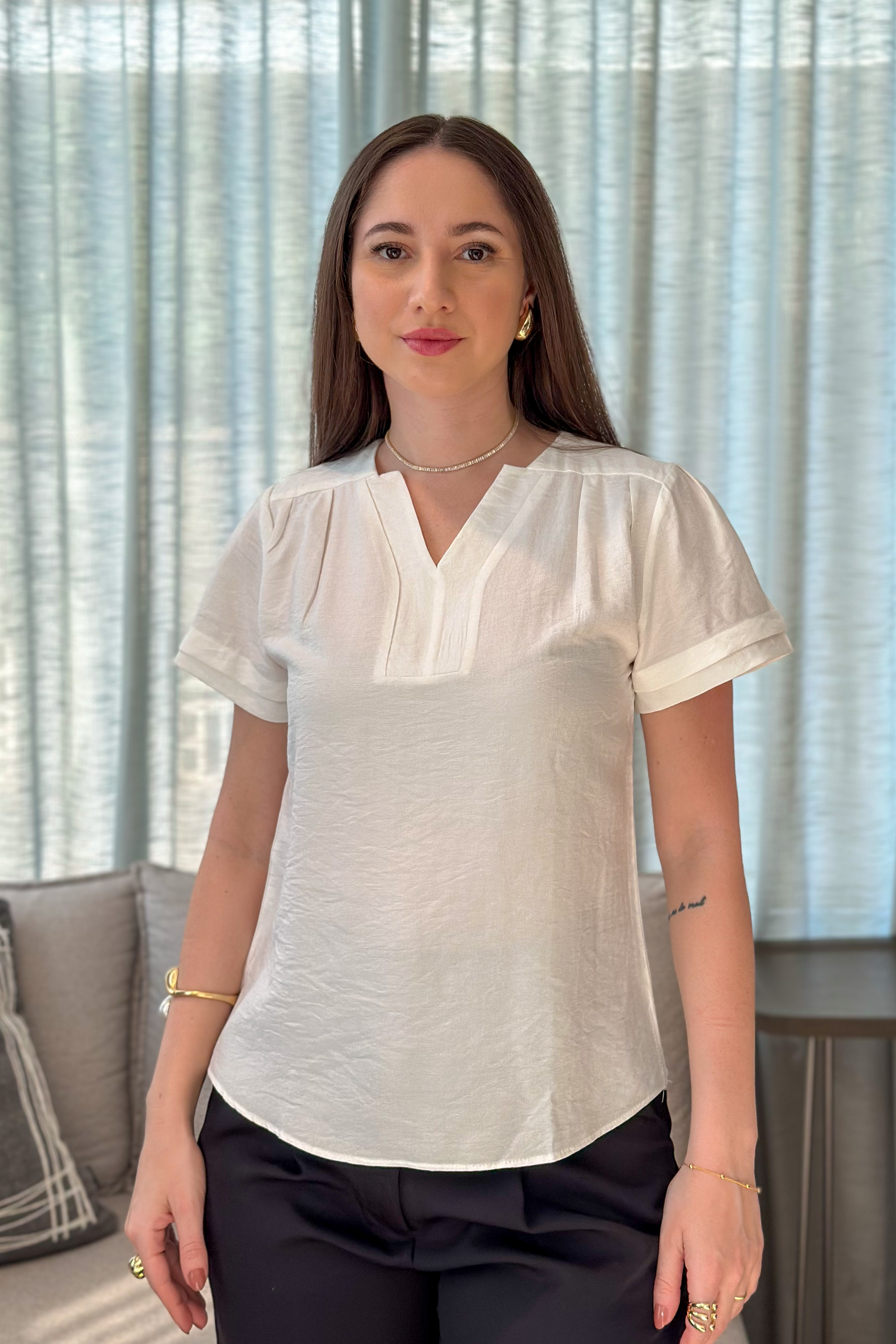 Blusa Manga Curta Decote "V" Graziela Branca