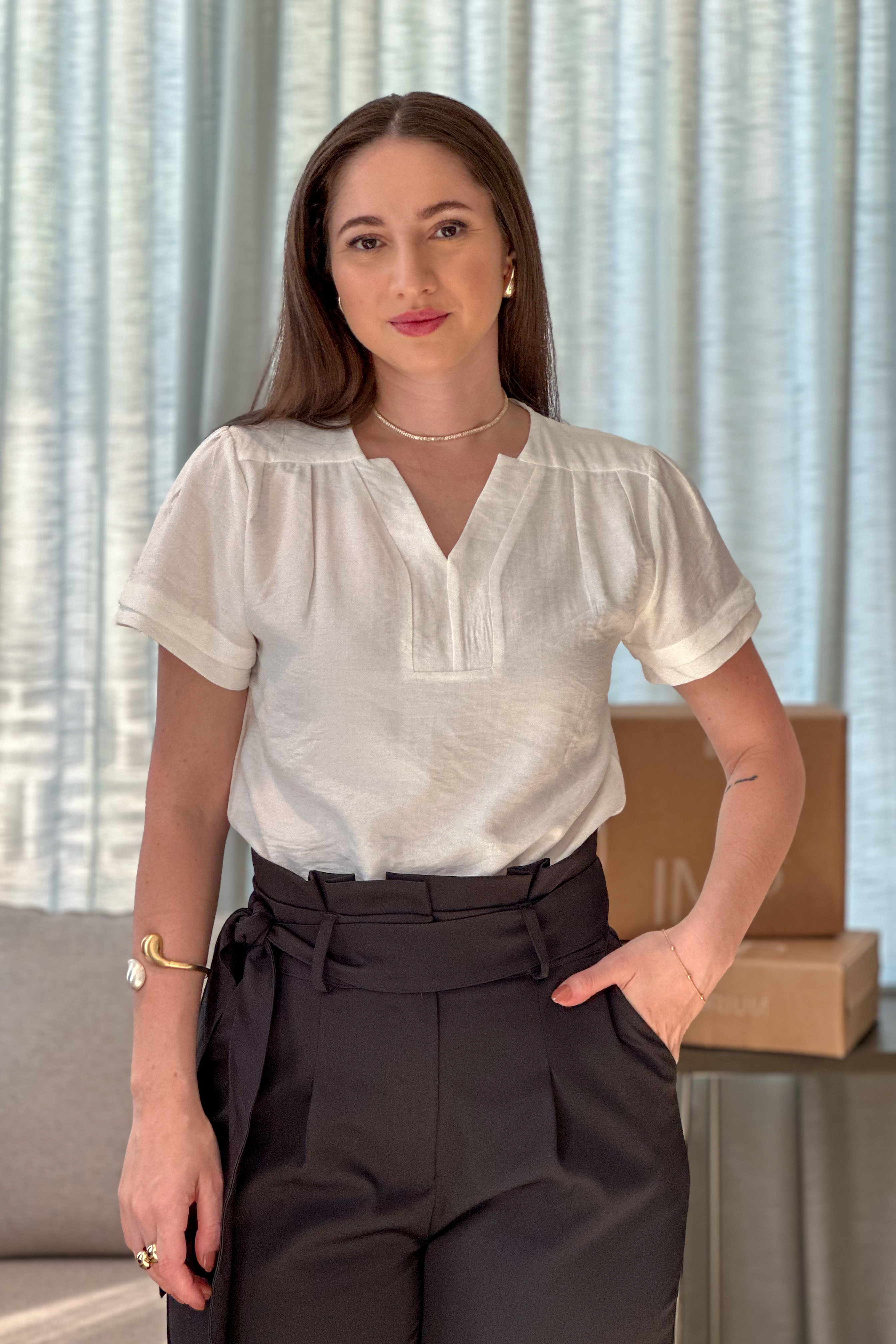 Blusa Manga Curta Decote "V" Graziela Branca