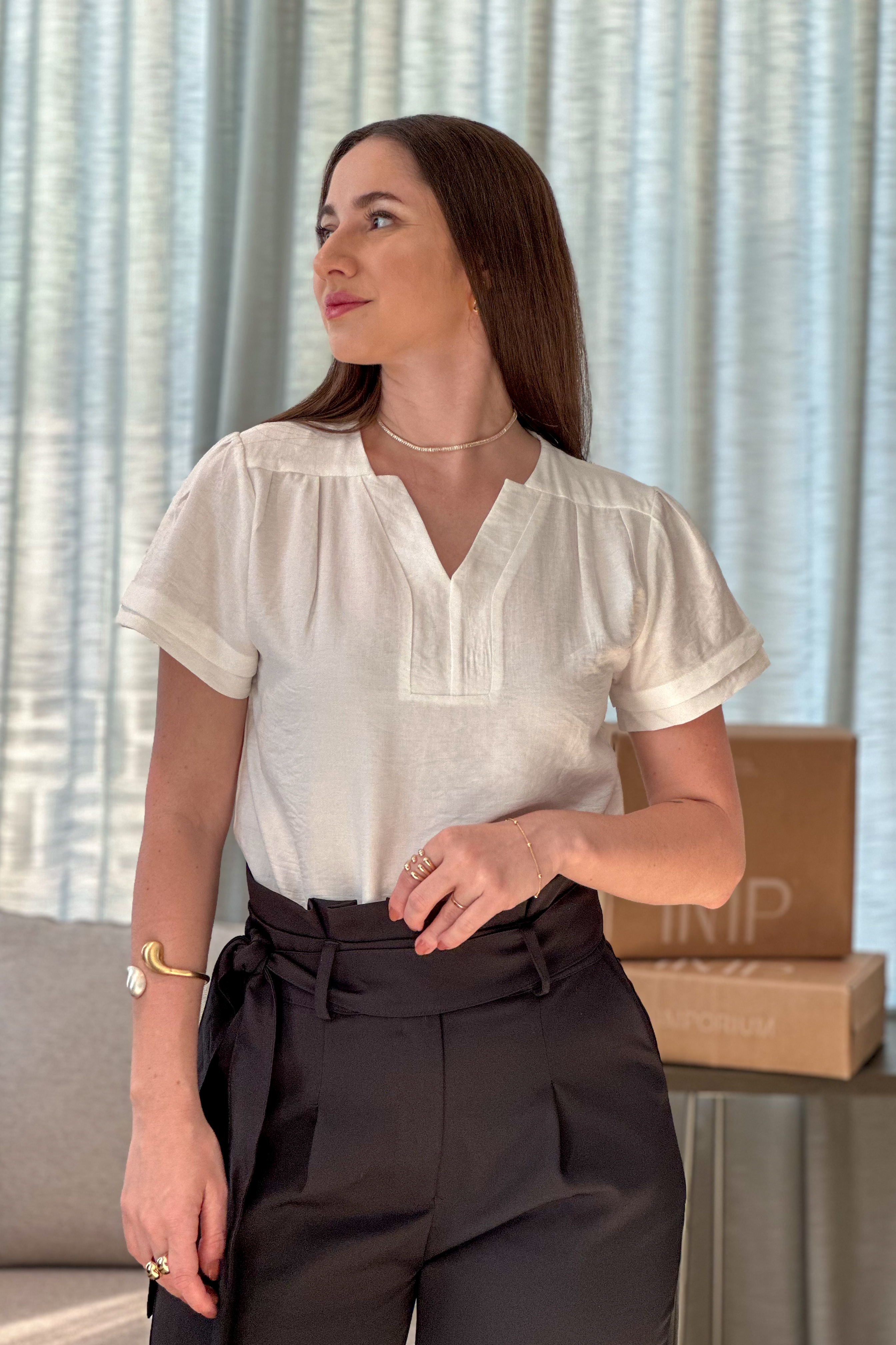 Blusa Manga Curta Decote "V" Graziela Branca