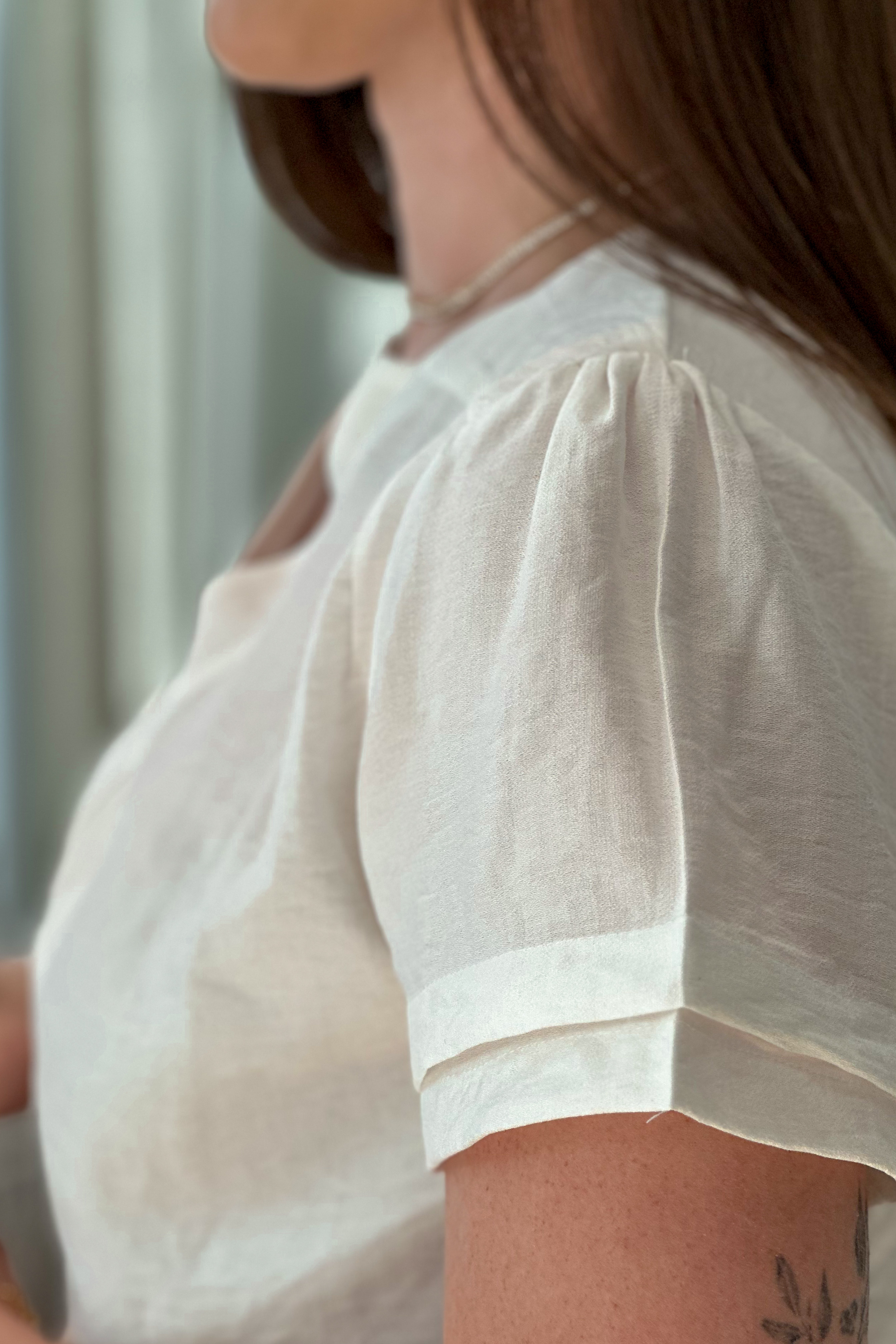 Blusa Manga Curta Decote "V" Graziela Branca