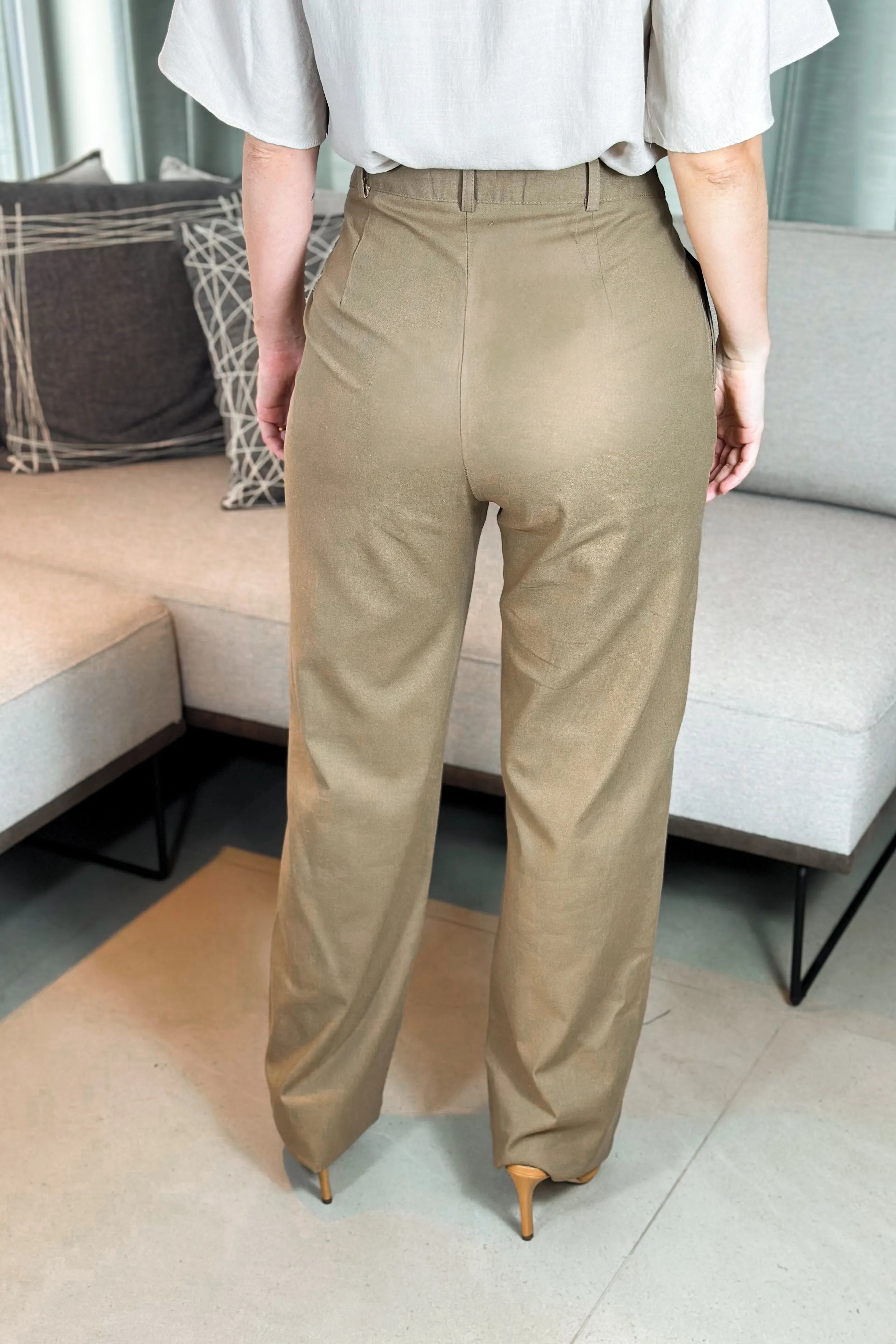 Calça Corte Reto Em Linho Soft Noemi Marrom