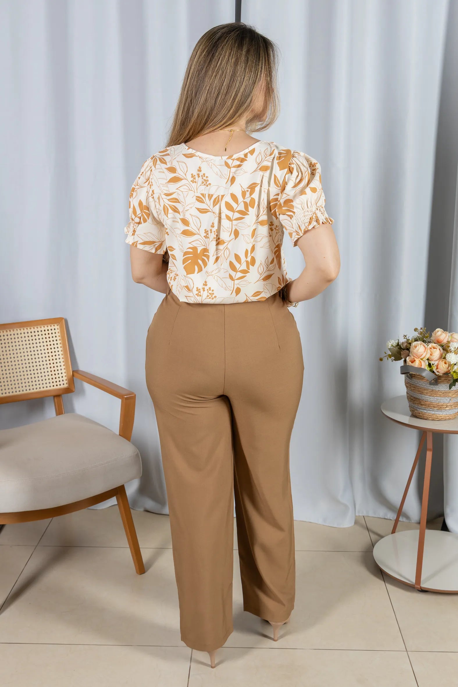 Blusa Crepe Classic que Não Amassa Joana Bege