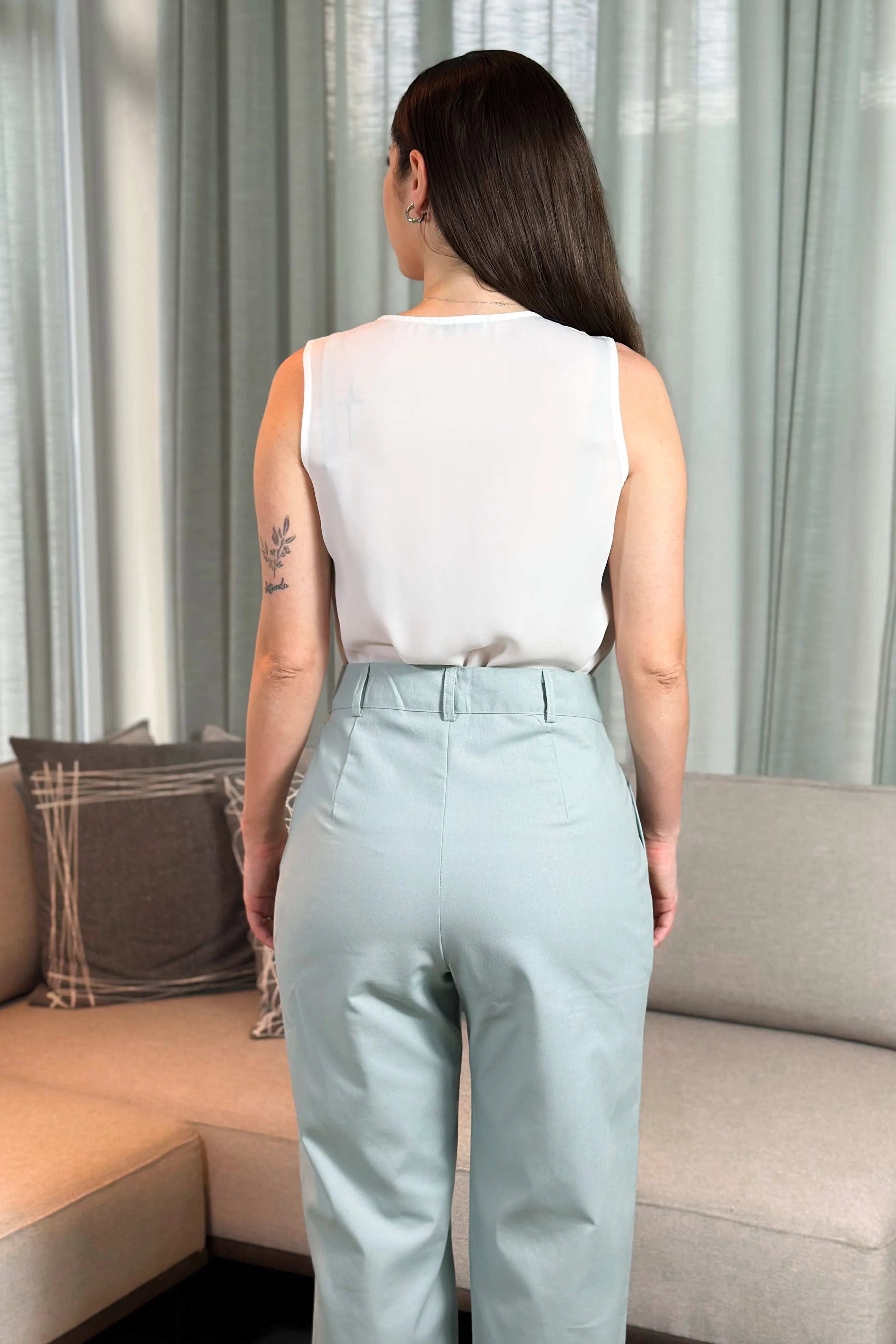 Calça Corte Reto Em Linho Soft Noemi Azul Claro