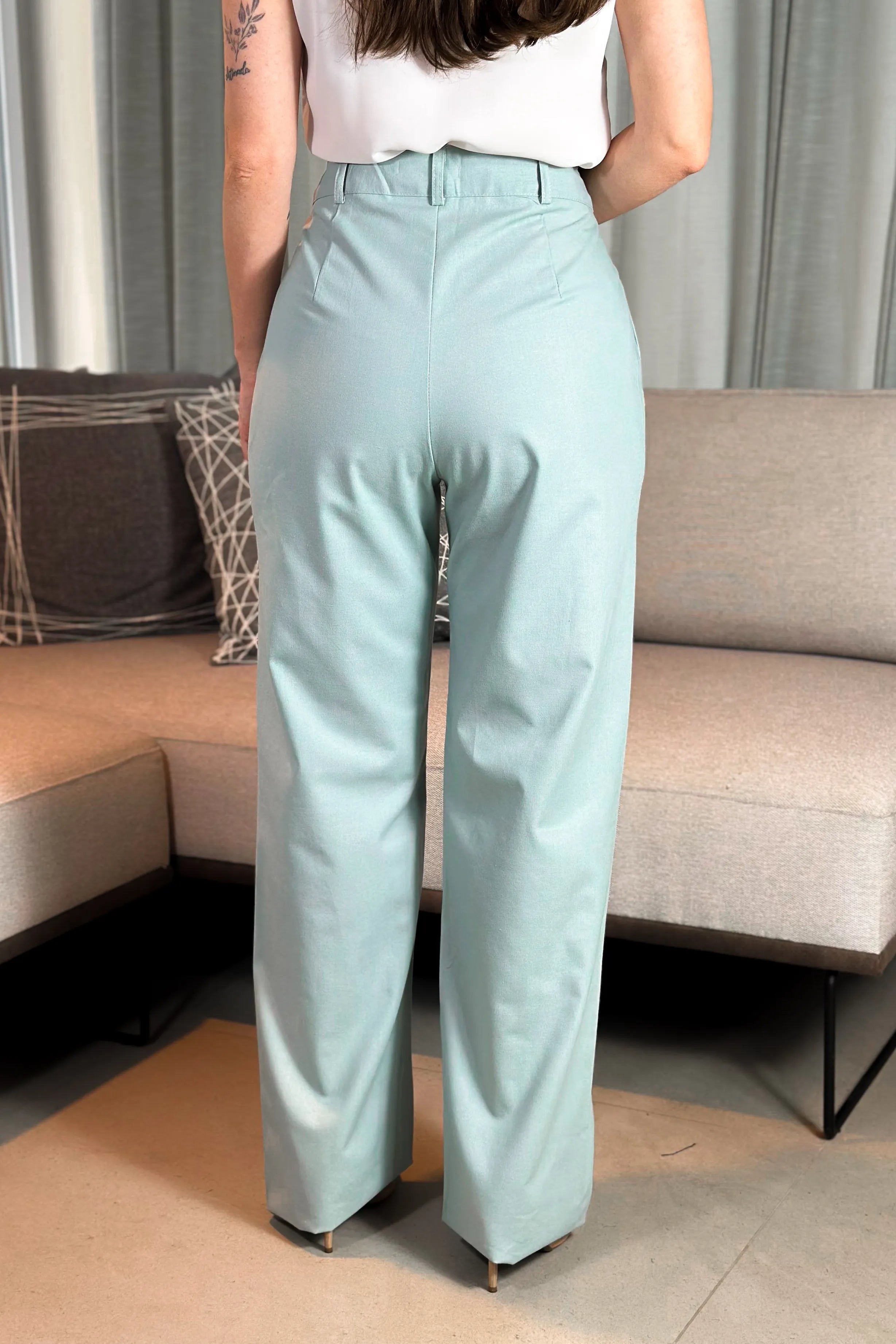Calça Corte Reto Em Linho Soft Noemi Azul Claro