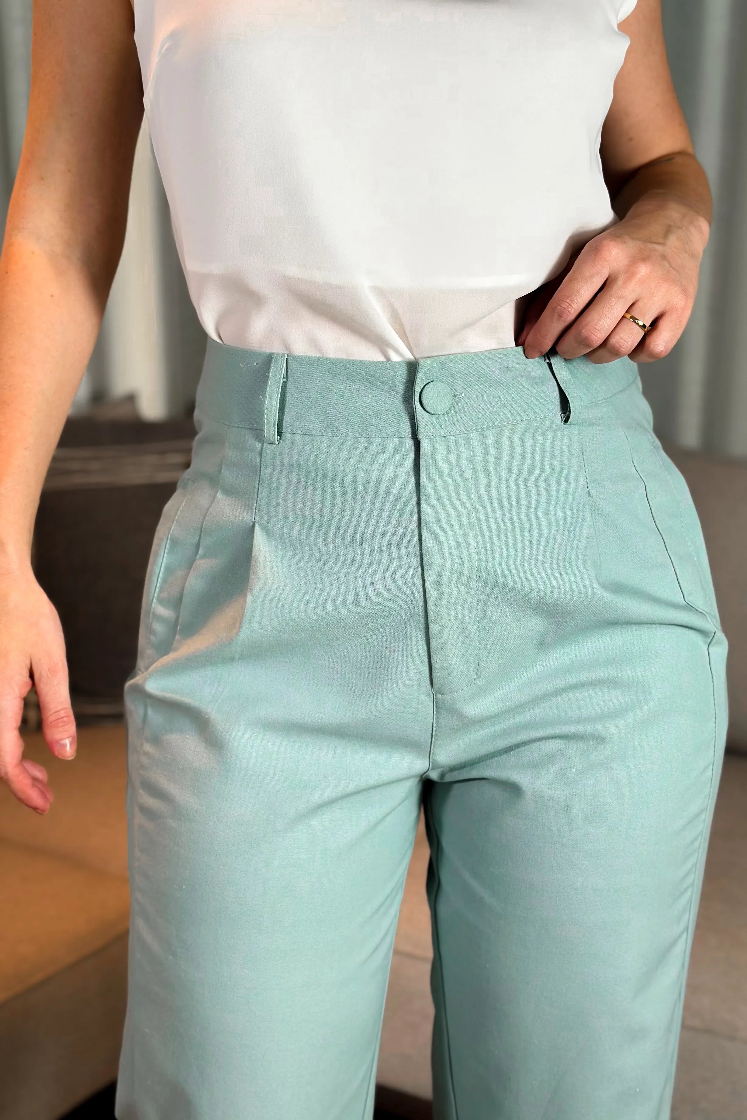Calça Corte Reto Em Linho Soft Noemi Azul Claro
