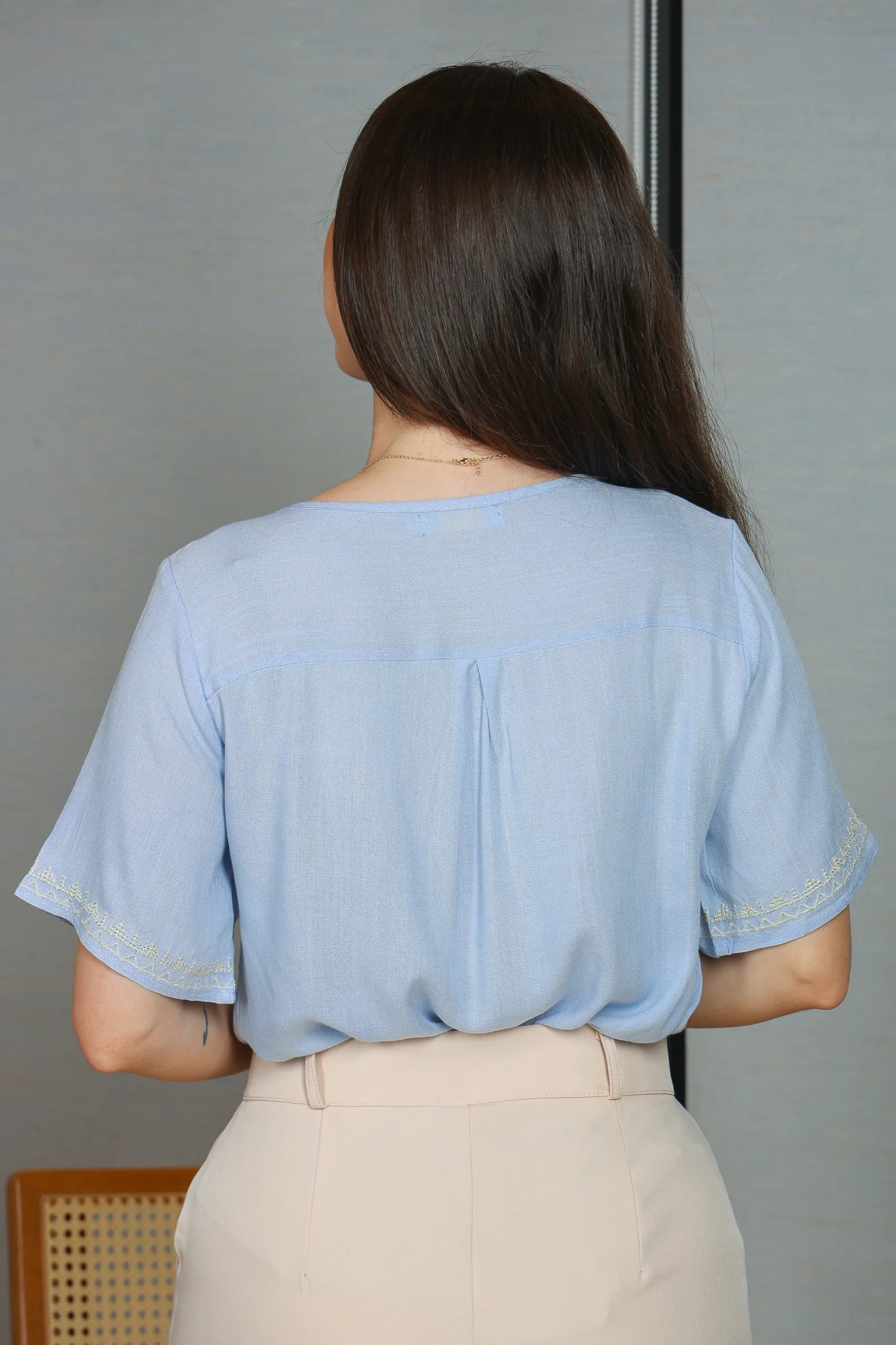 Blusa Manga Curta Viscose Detalhe Bordado Tereza Azul
