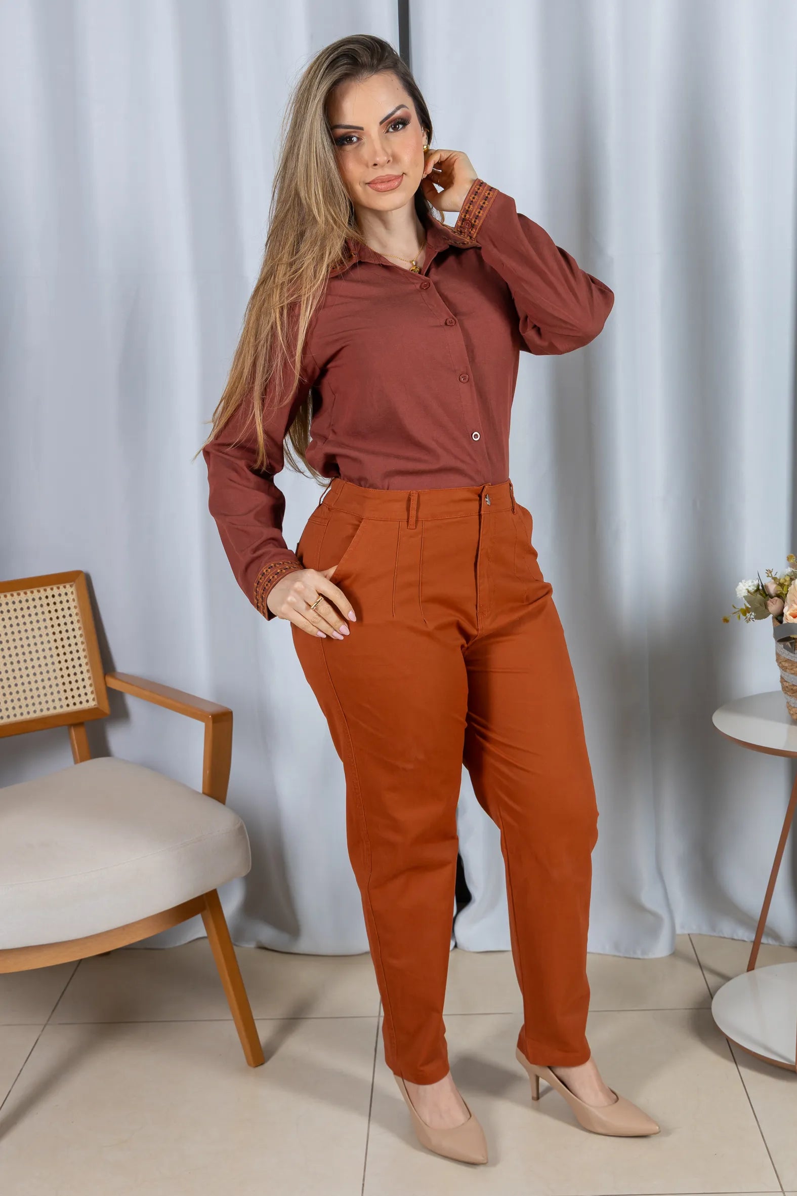 Camisa em Visco com Bordado Delicado Cátia Terracota