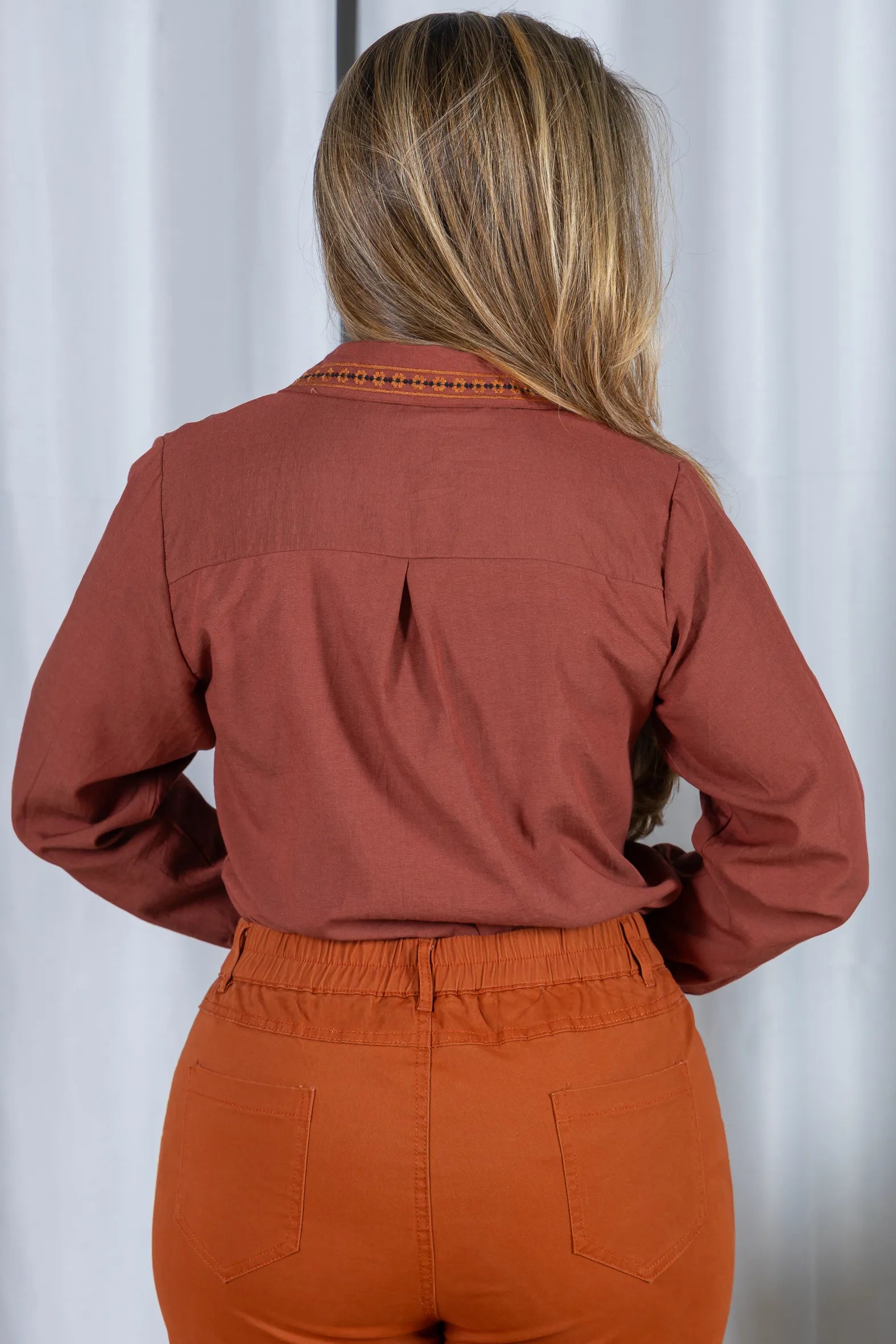 Camisa em Visco com Bordado Delicado Cátia Terracota