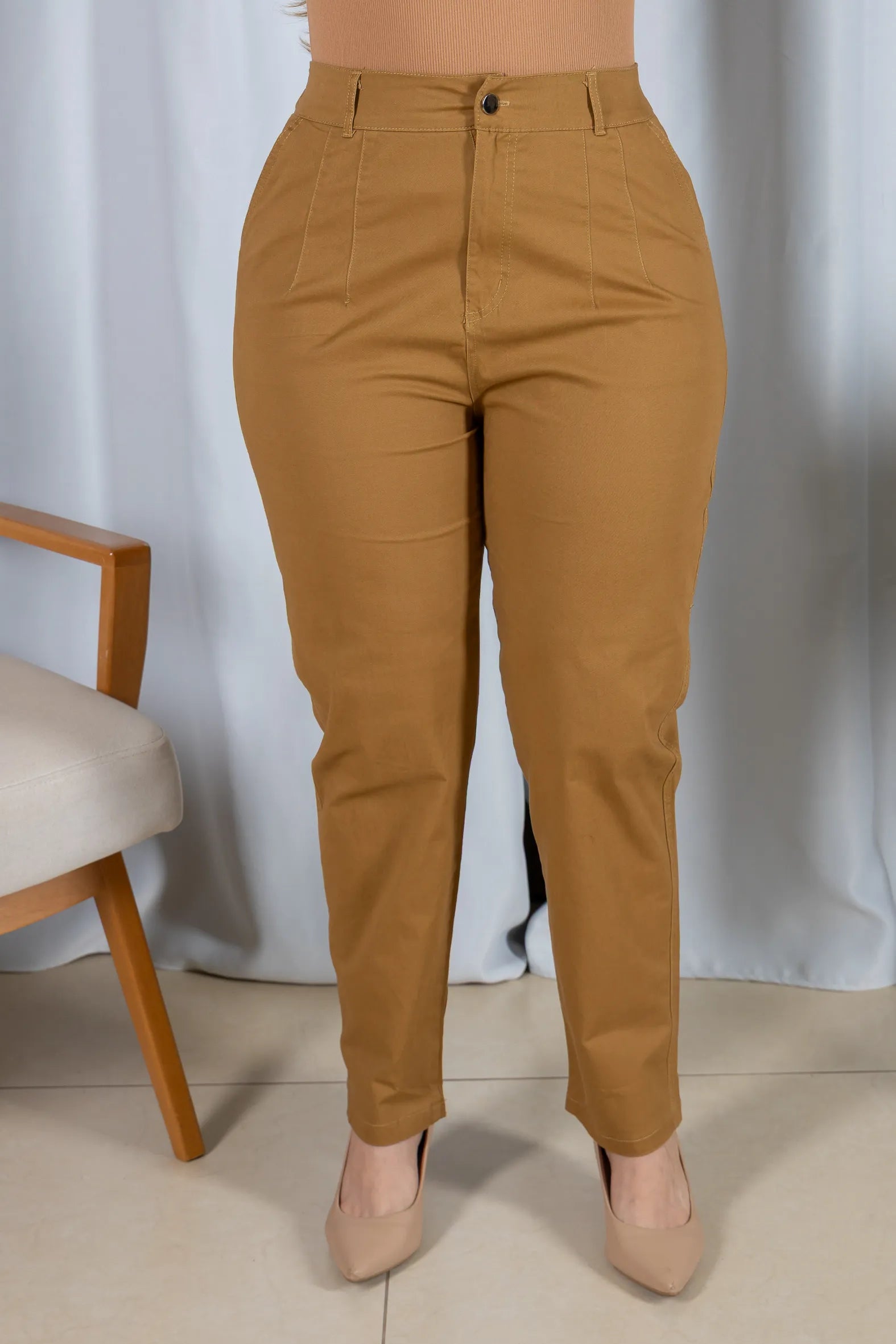 Calça Sarja Macia Corte Reto Analice Caramelo