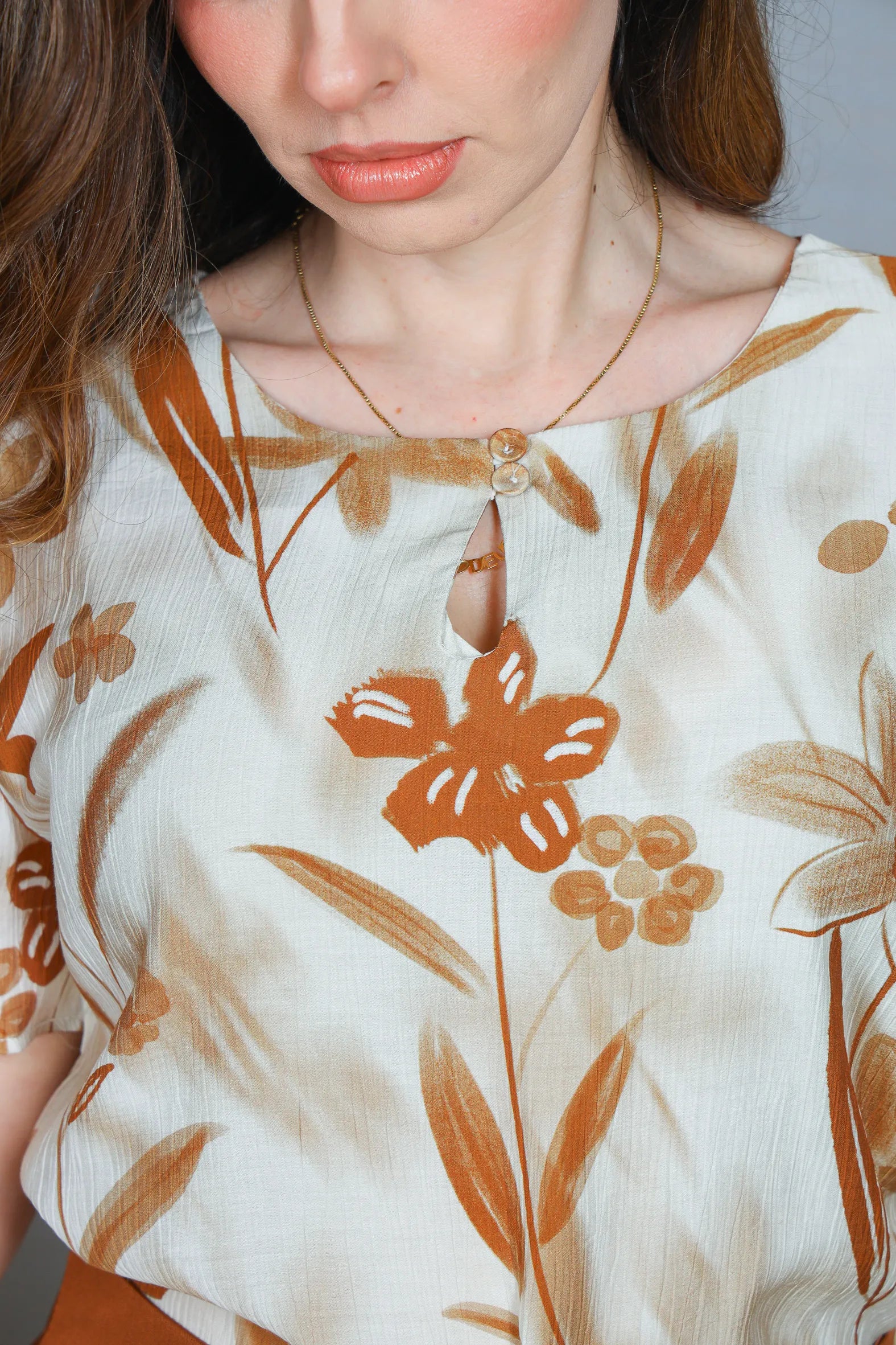 Blusa Manga Curta Visco Touch Estampa Floral Rosângela Marrom