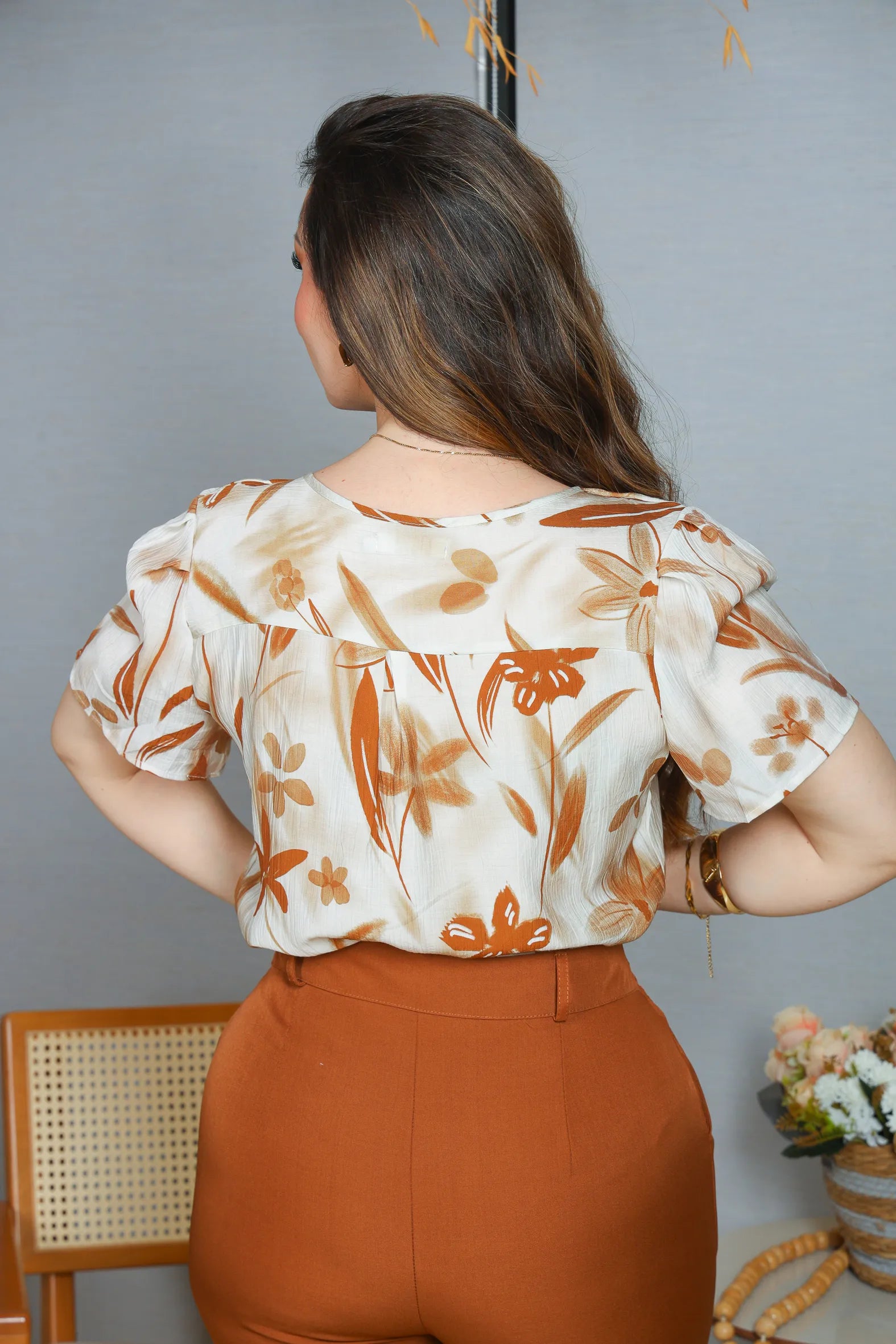 Blusa Manga Curta Visco Touch Estampa Floral Rosângela Marrom
