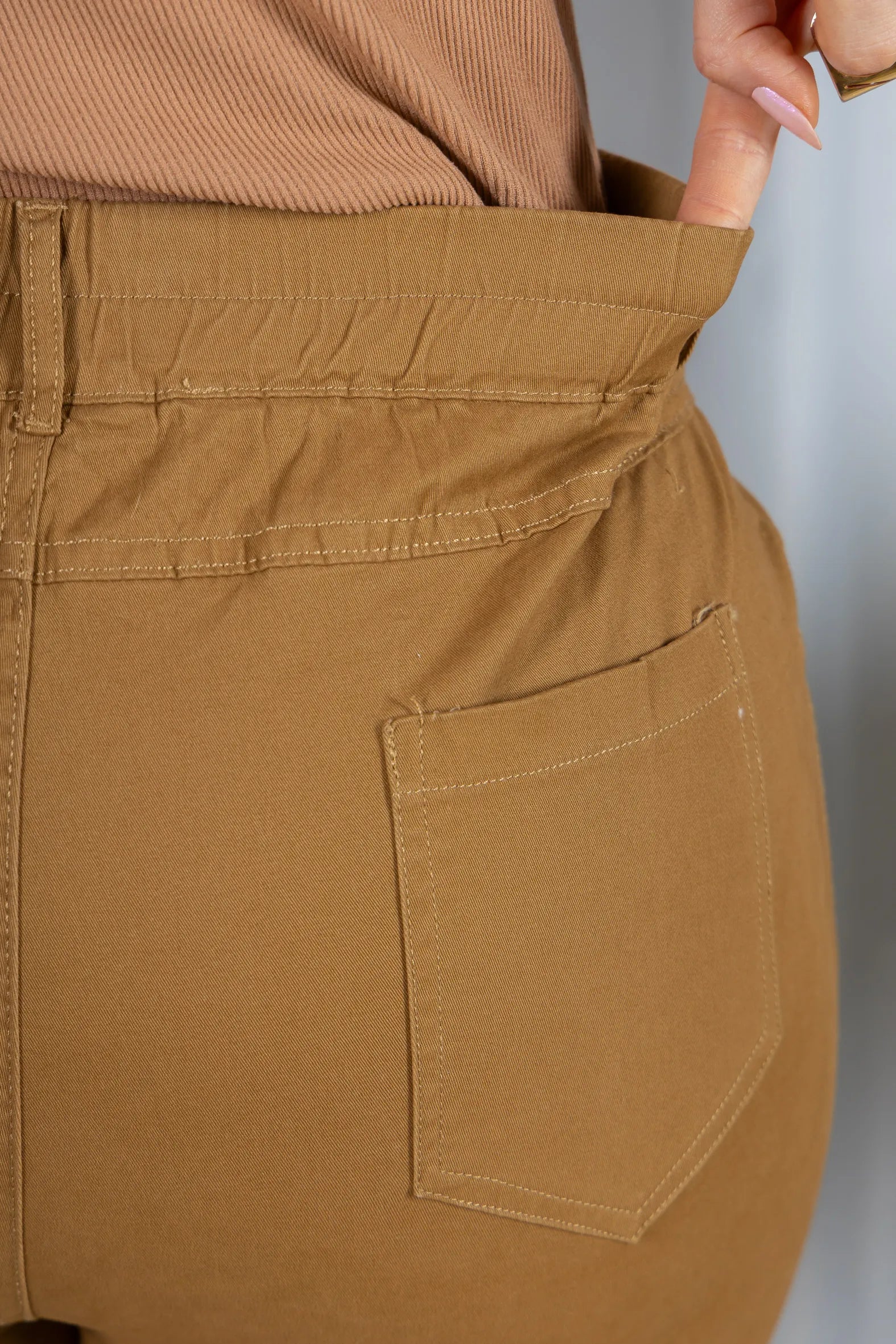 Calça Sarja Macia Corte Reto Analice Caramelo