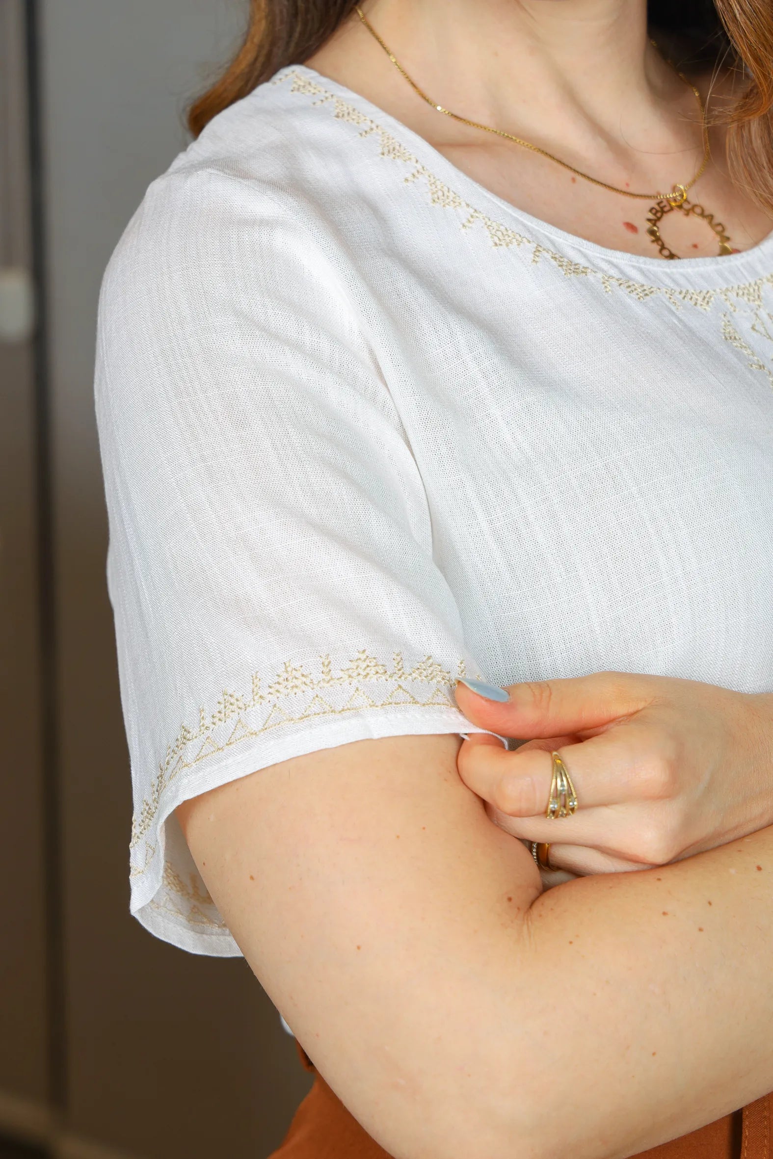 Blusa Manga Curta Viscose Detalhe Bordado Tereza Branca