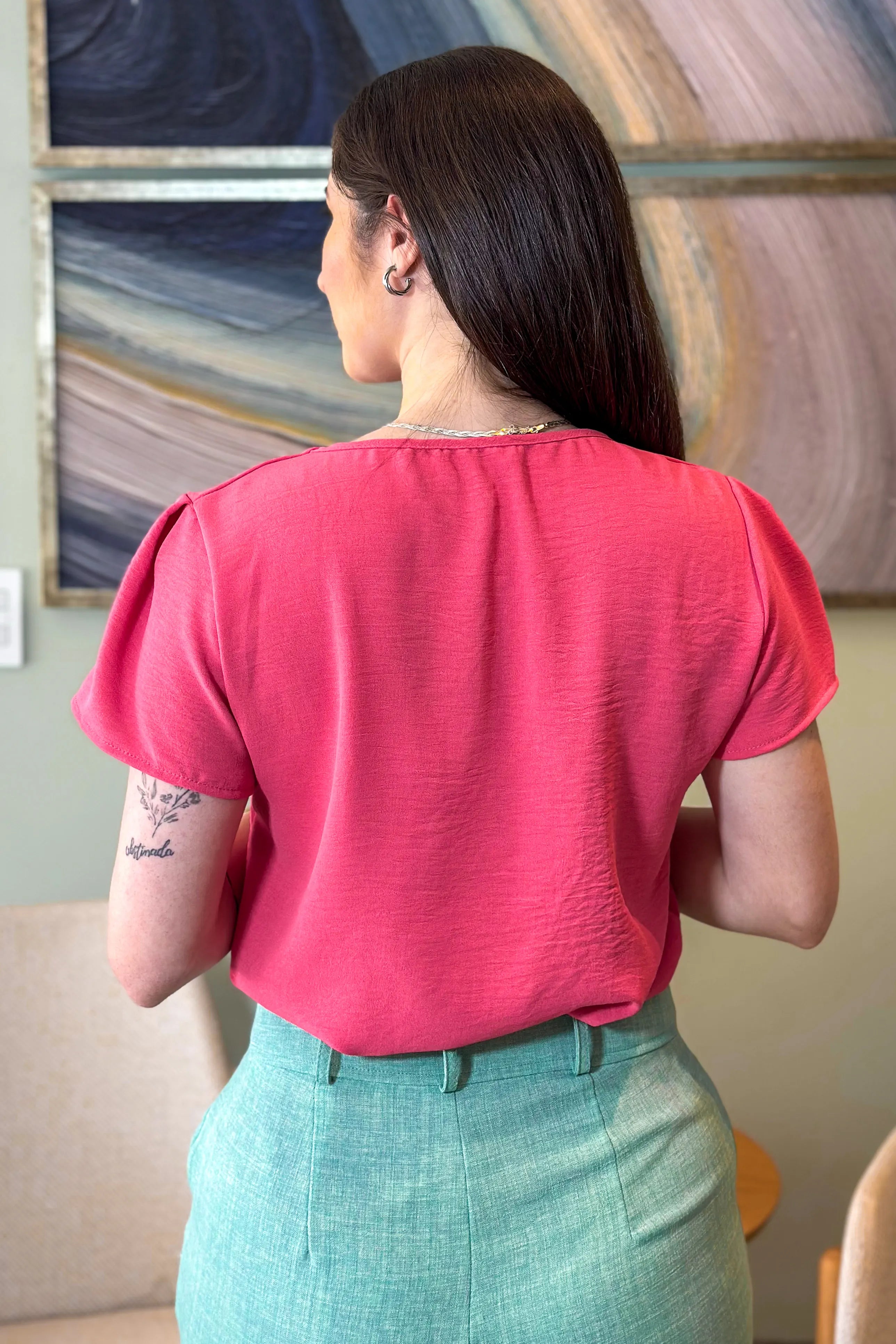 Blusa Manga Curta Decote "V" Rebeca Rosa