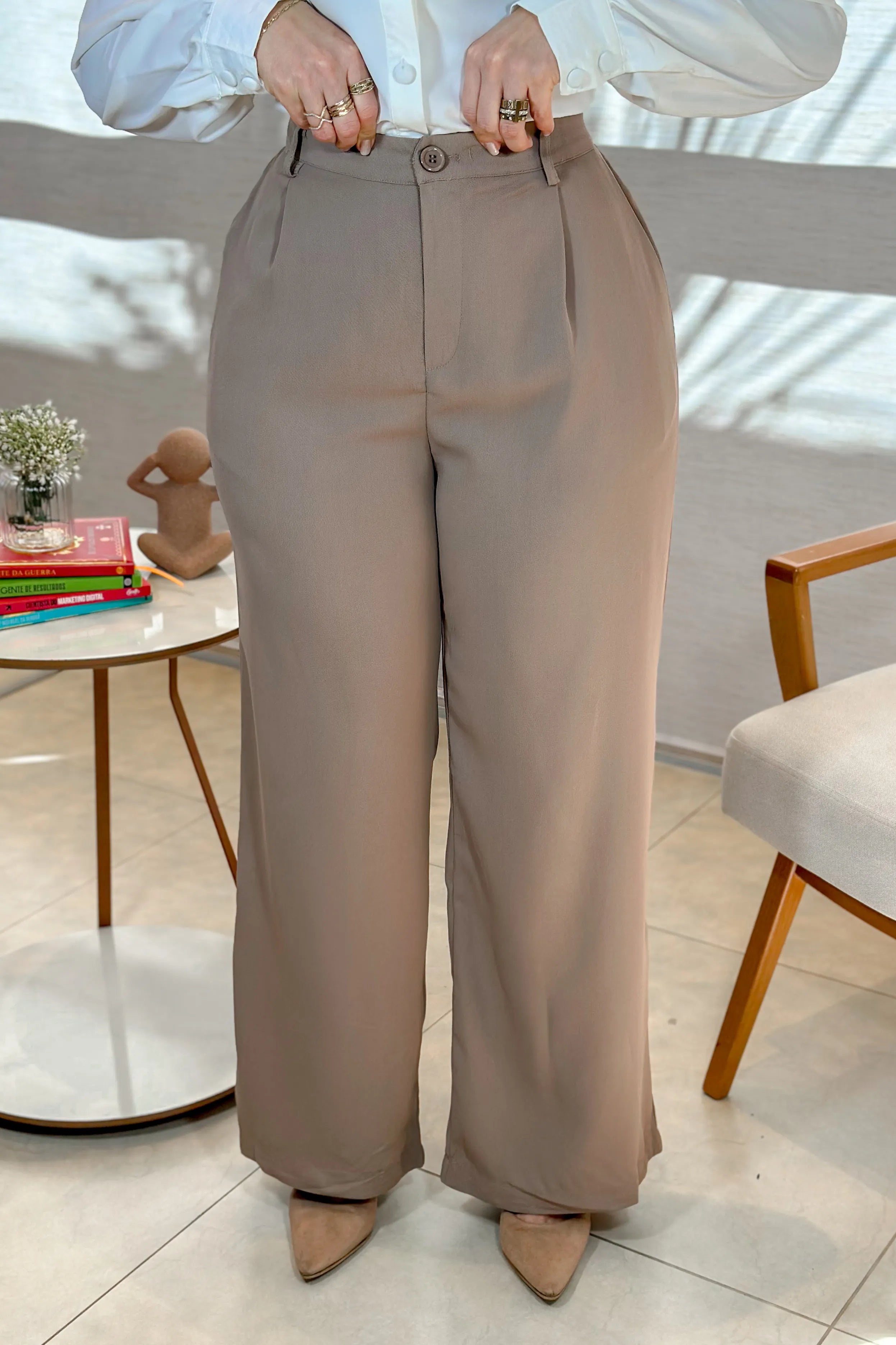 Calça Pantalona Alfaiataria Lavínia Marrom