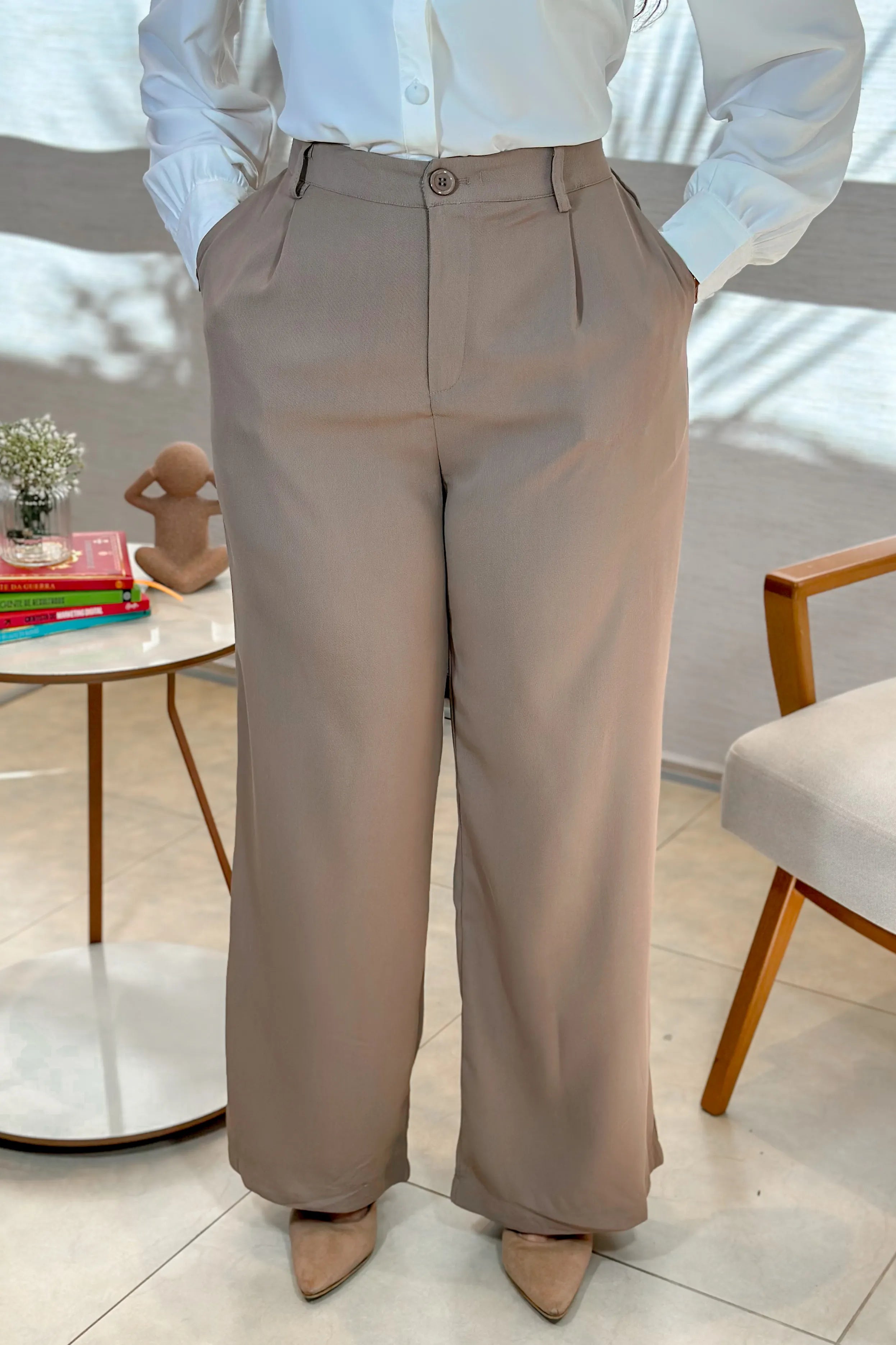 Calça Pantalona Alfaiataria Lavínia Marrom