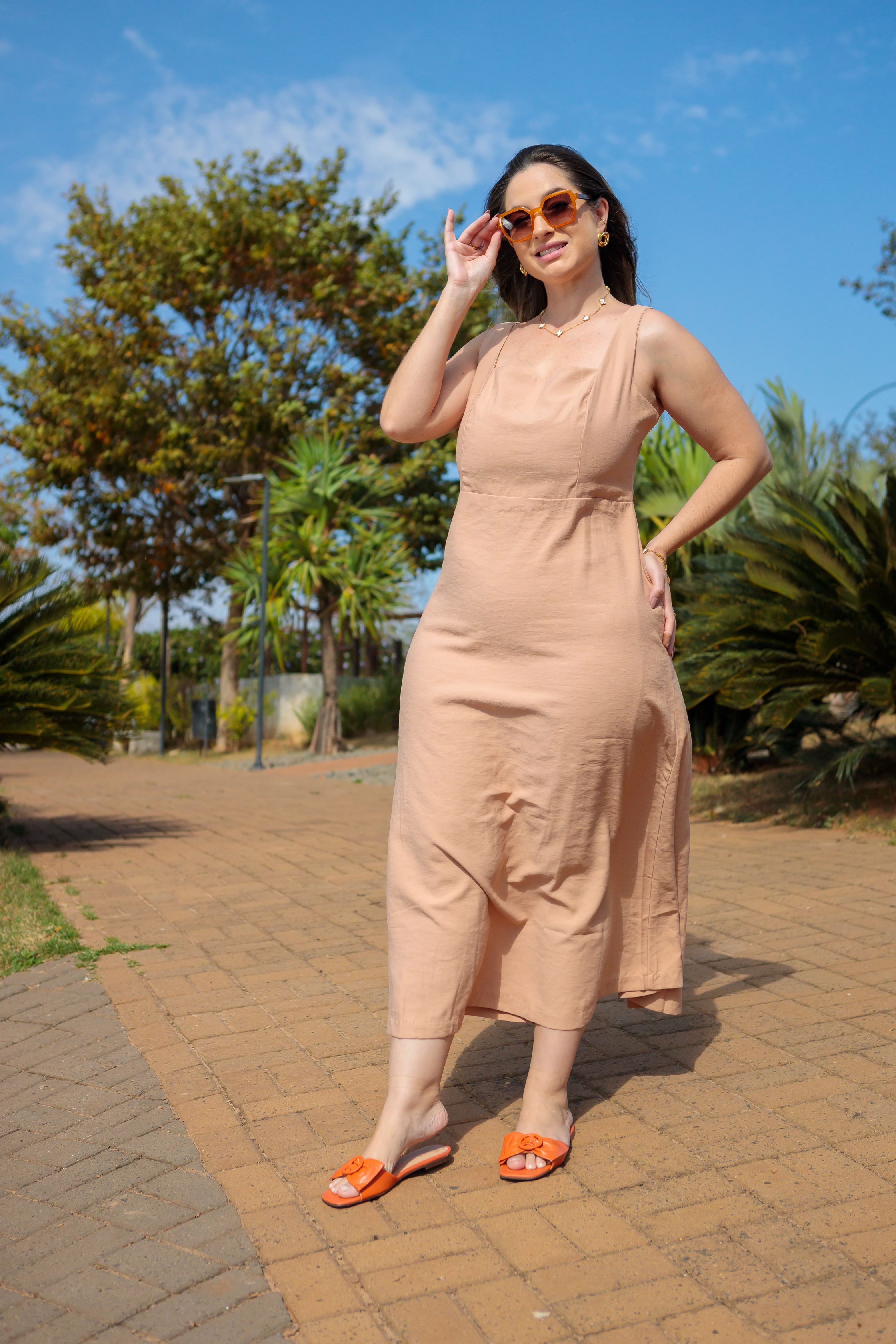Vestido Midi Detalhe Botões Naiara Bege