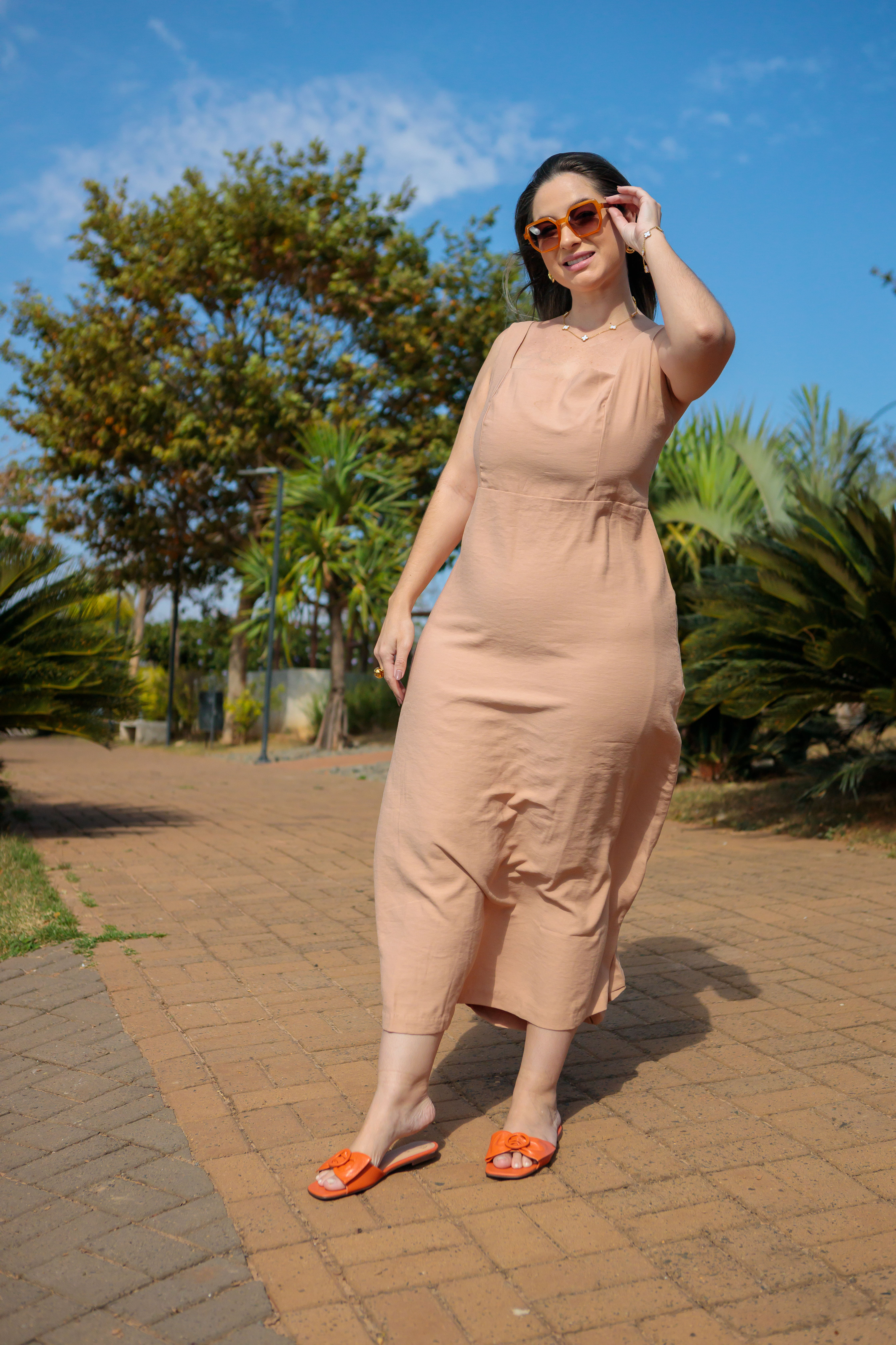 Vestido Midi Detalhe Botões Naiara Bege